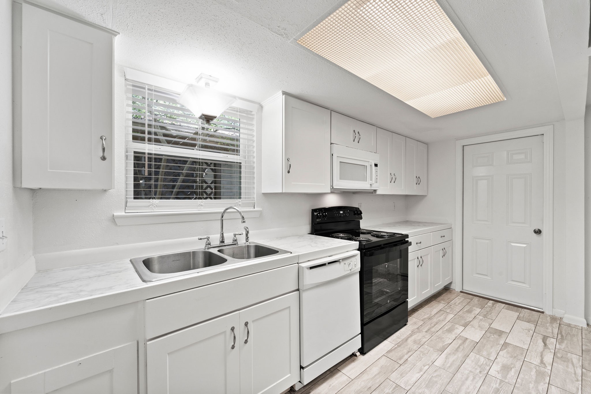 3 W Woodtimber Court Property Photo 12