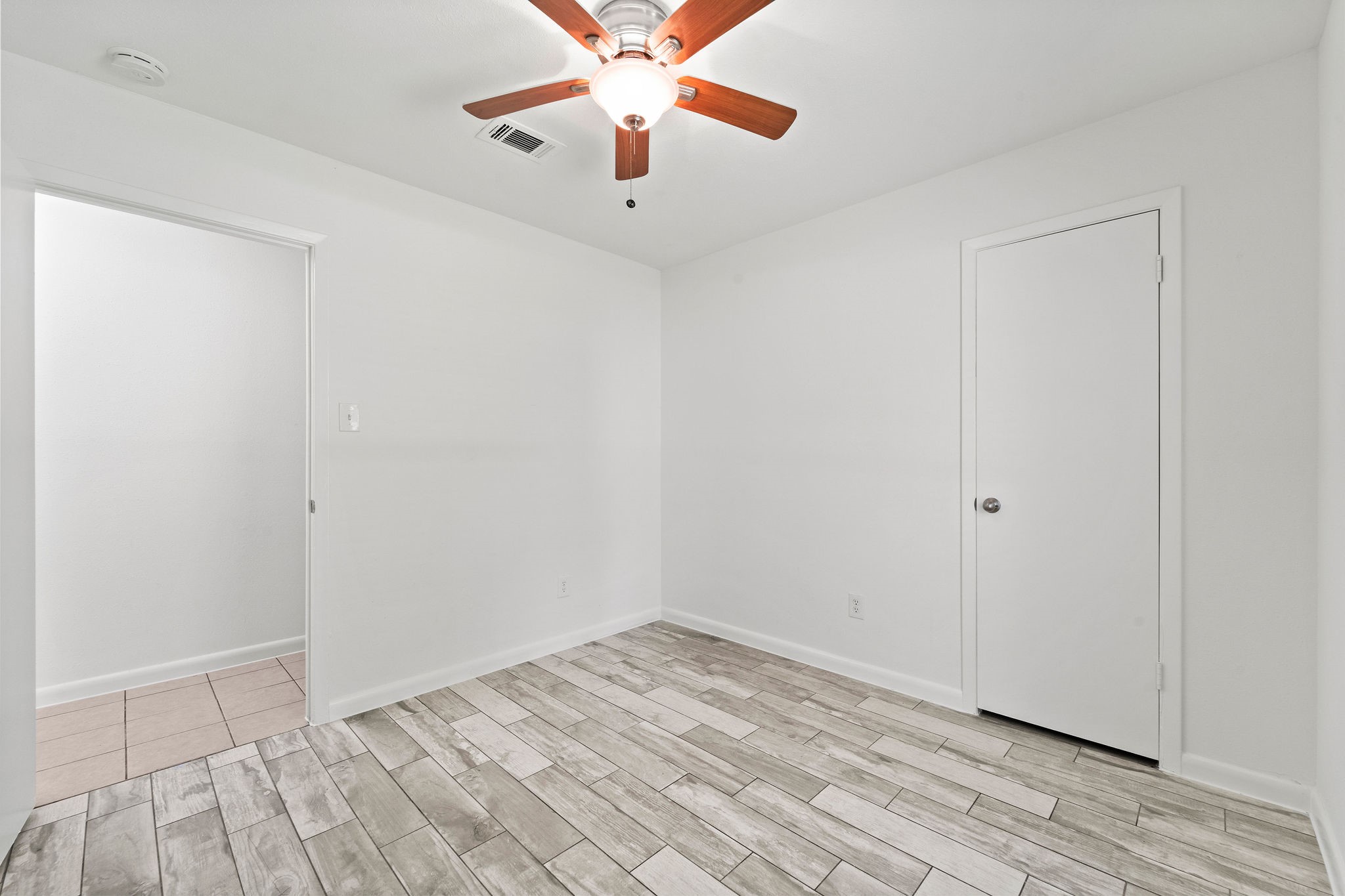 3 W Woodtimber Court Property Photo 17