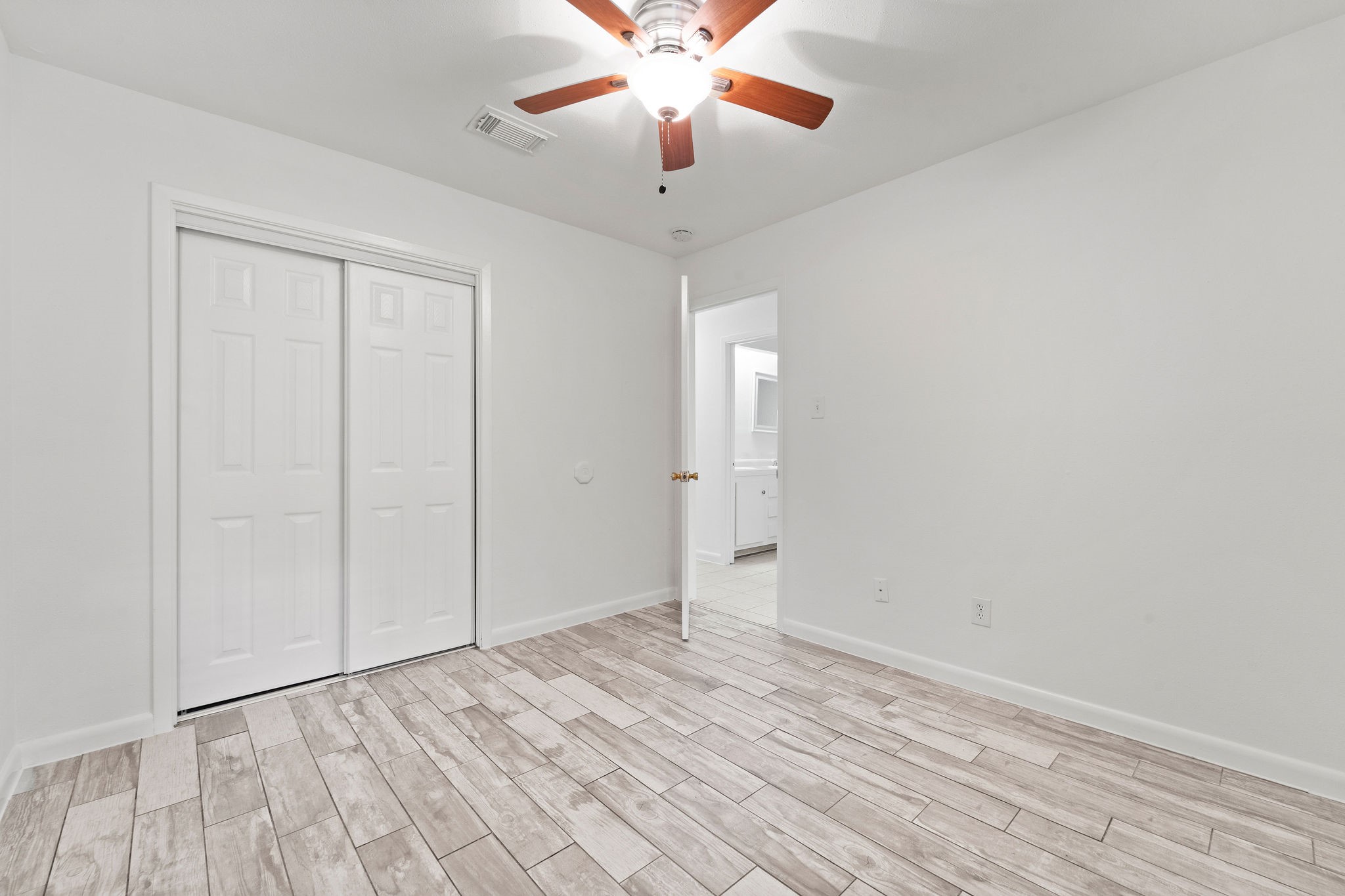 3 W Woodtimber Court Property Photo 23