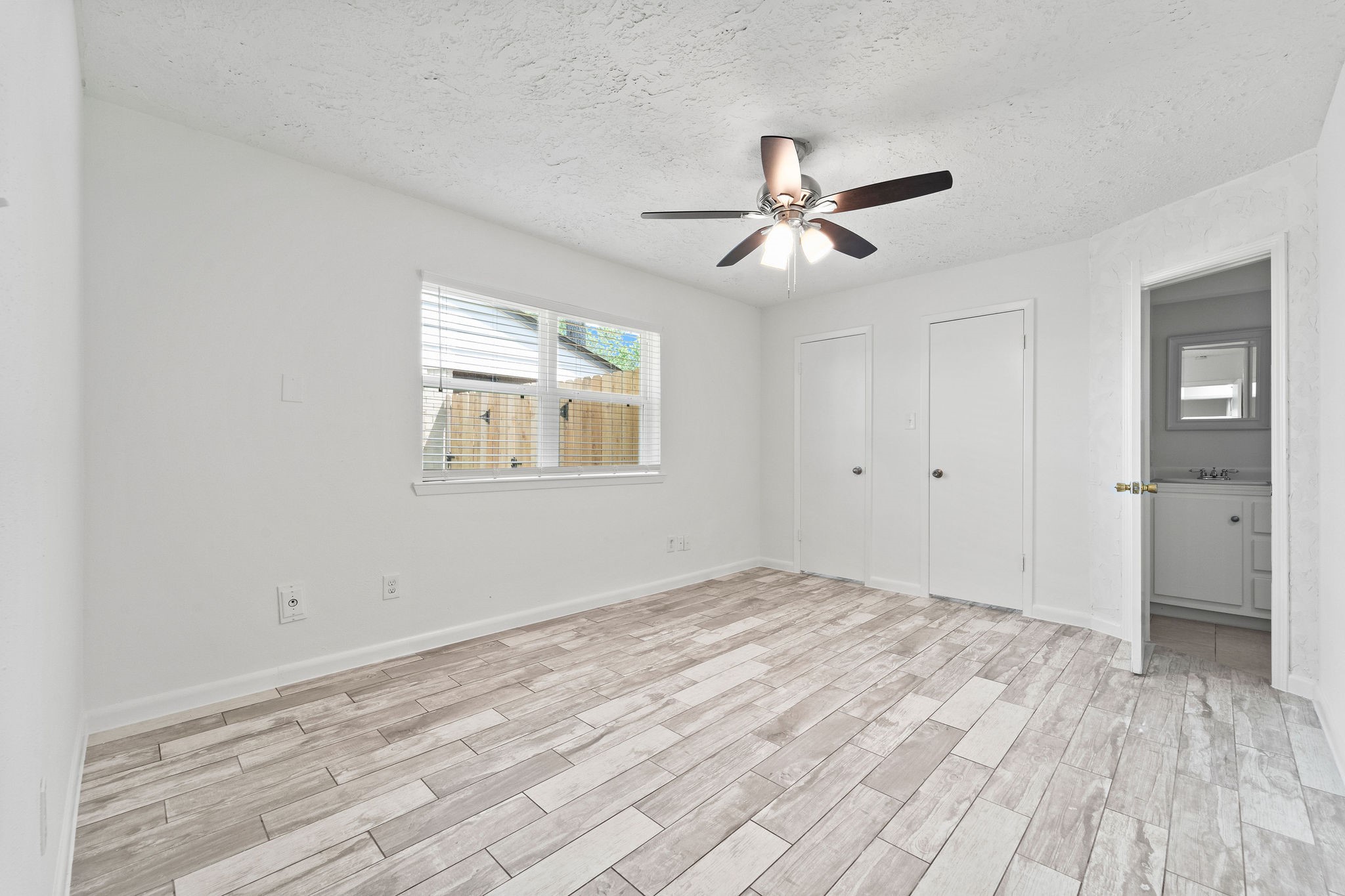 3 W Woodtimber Court Property Photo 24