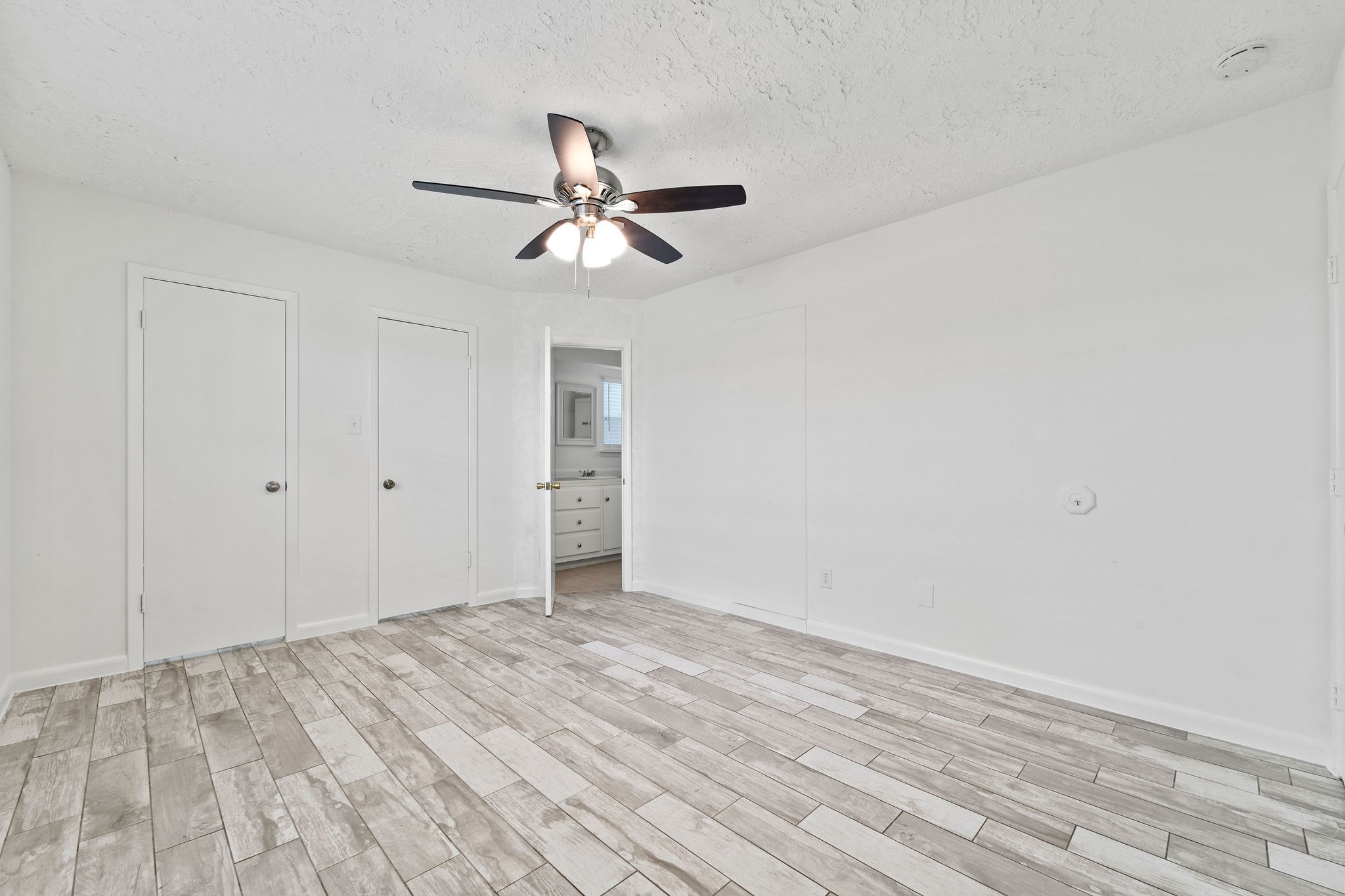 3 W Woodtimber Court Property Photo 25