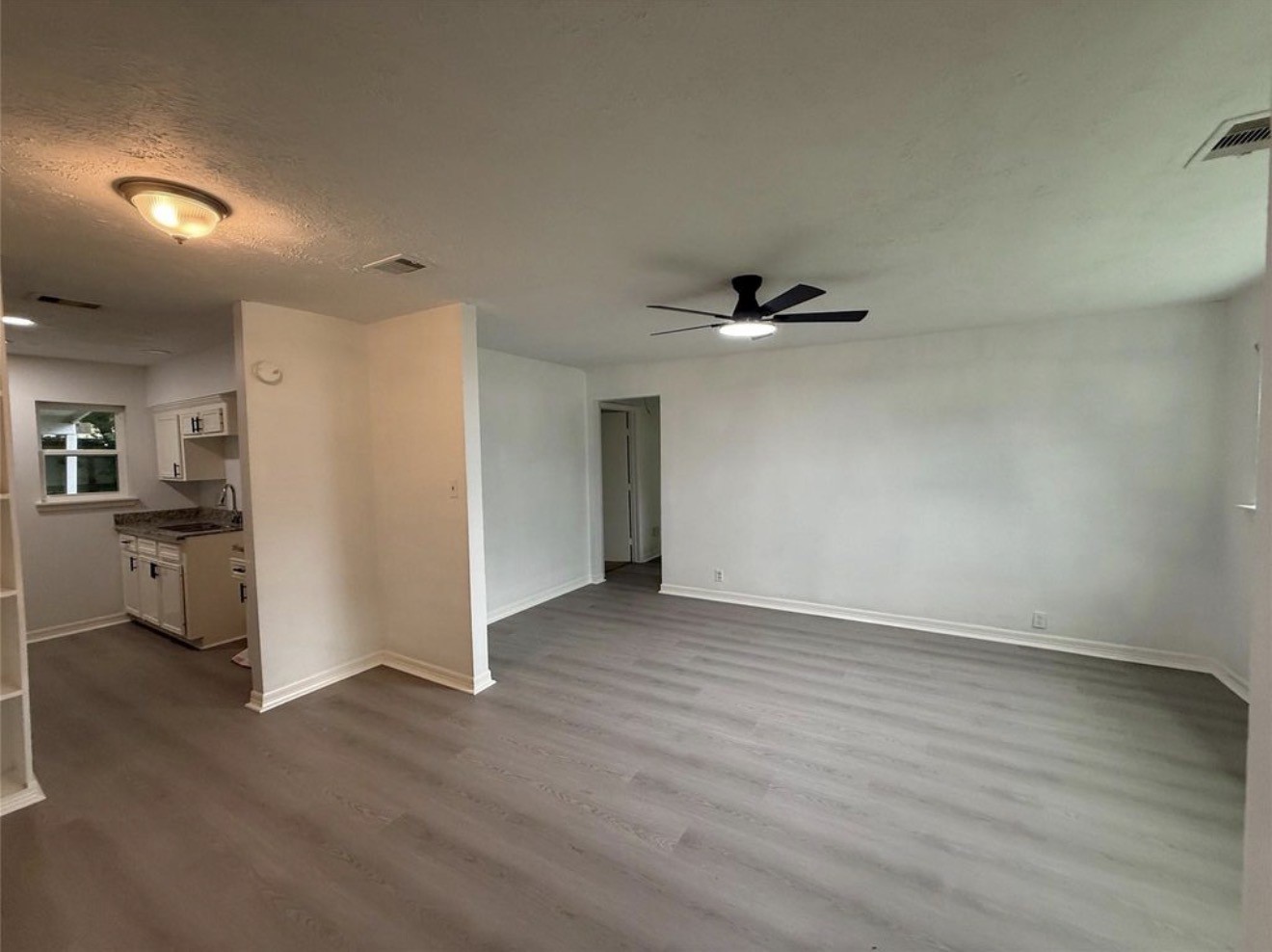 10205 Sierra Drive Property Photo 2