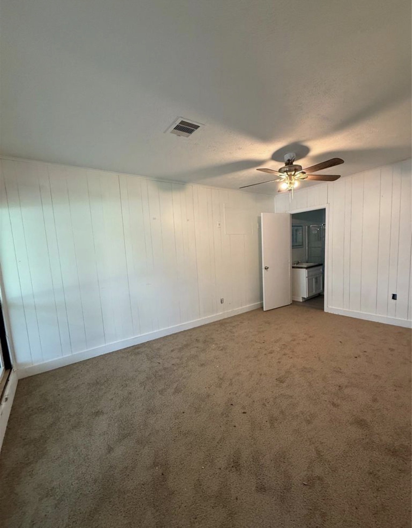 10205 Sierra Drive Property Photo 4