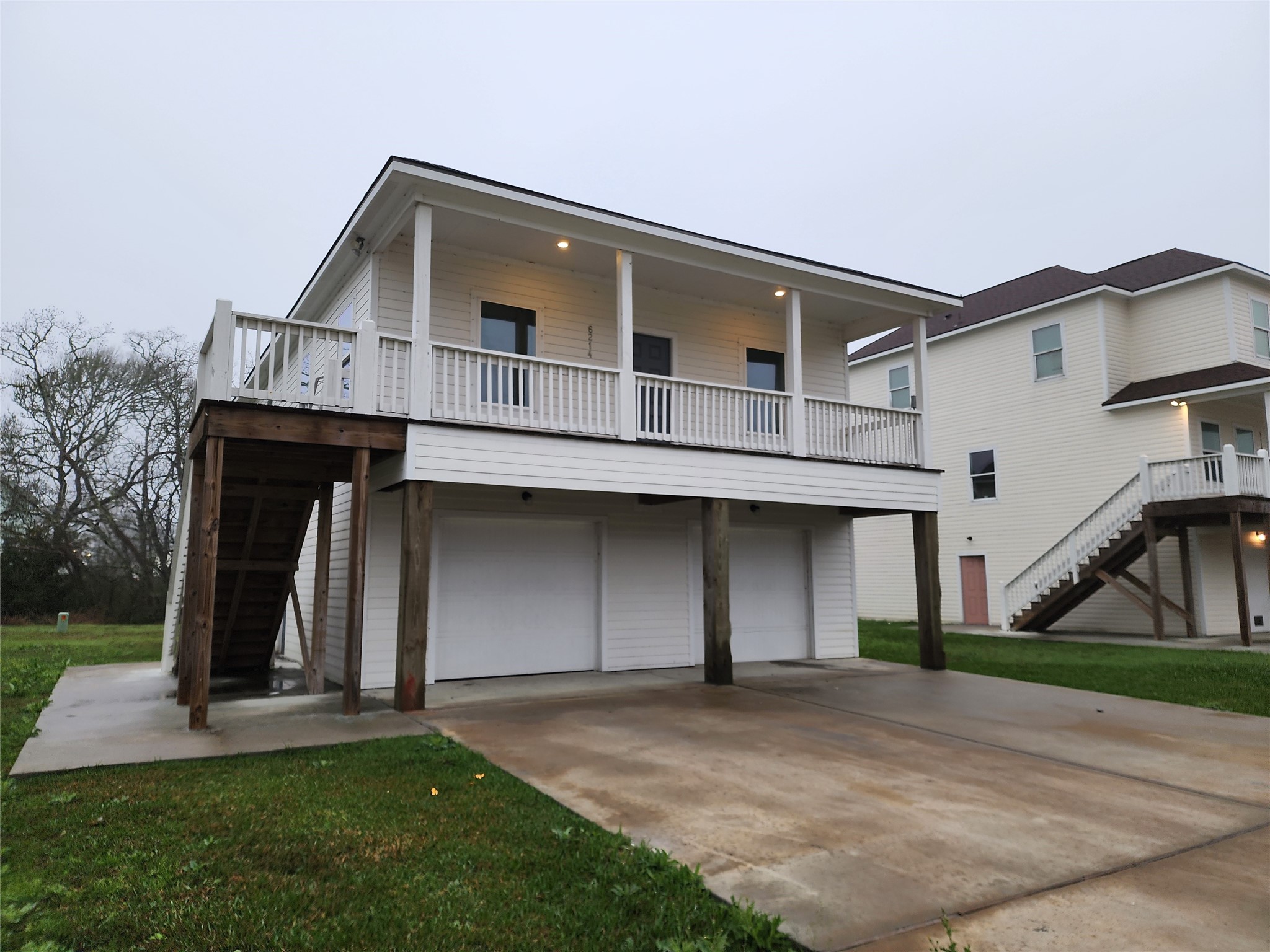 6202 White Oak Drive Property Photo 2