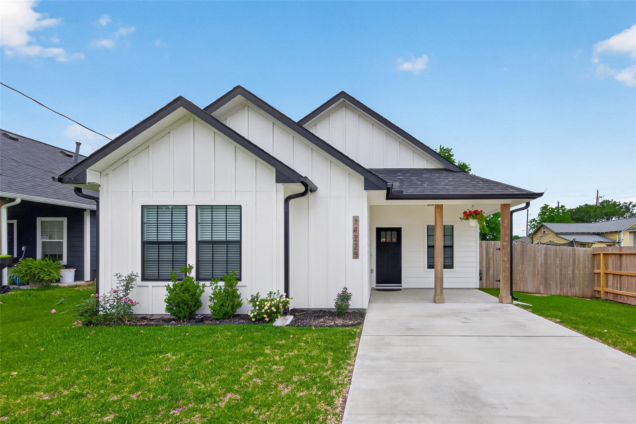 14225 W Richmond Street, Needville Tx 77461 Property Photo 1