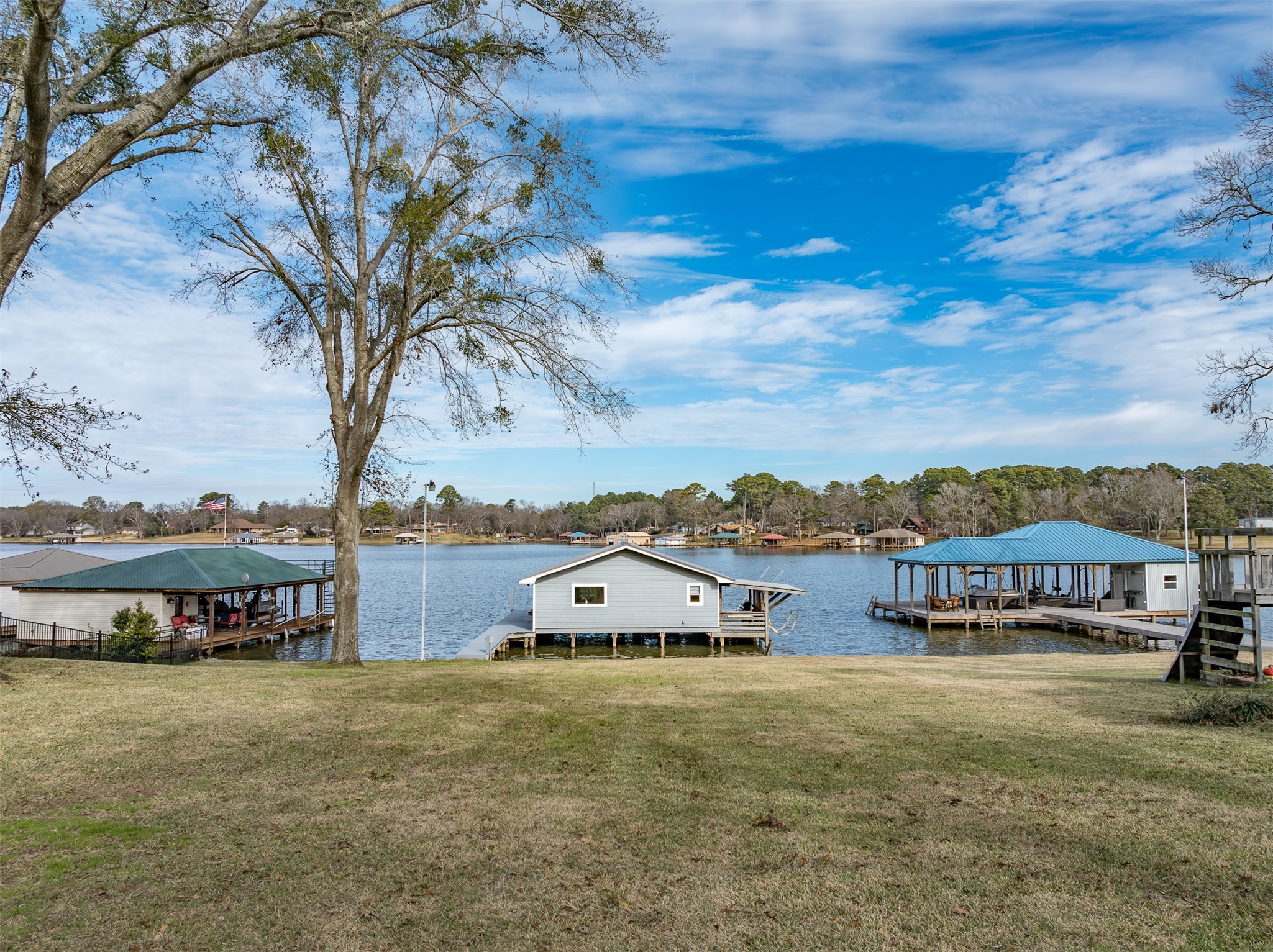15490 Lakeside Drive Property Photo 1