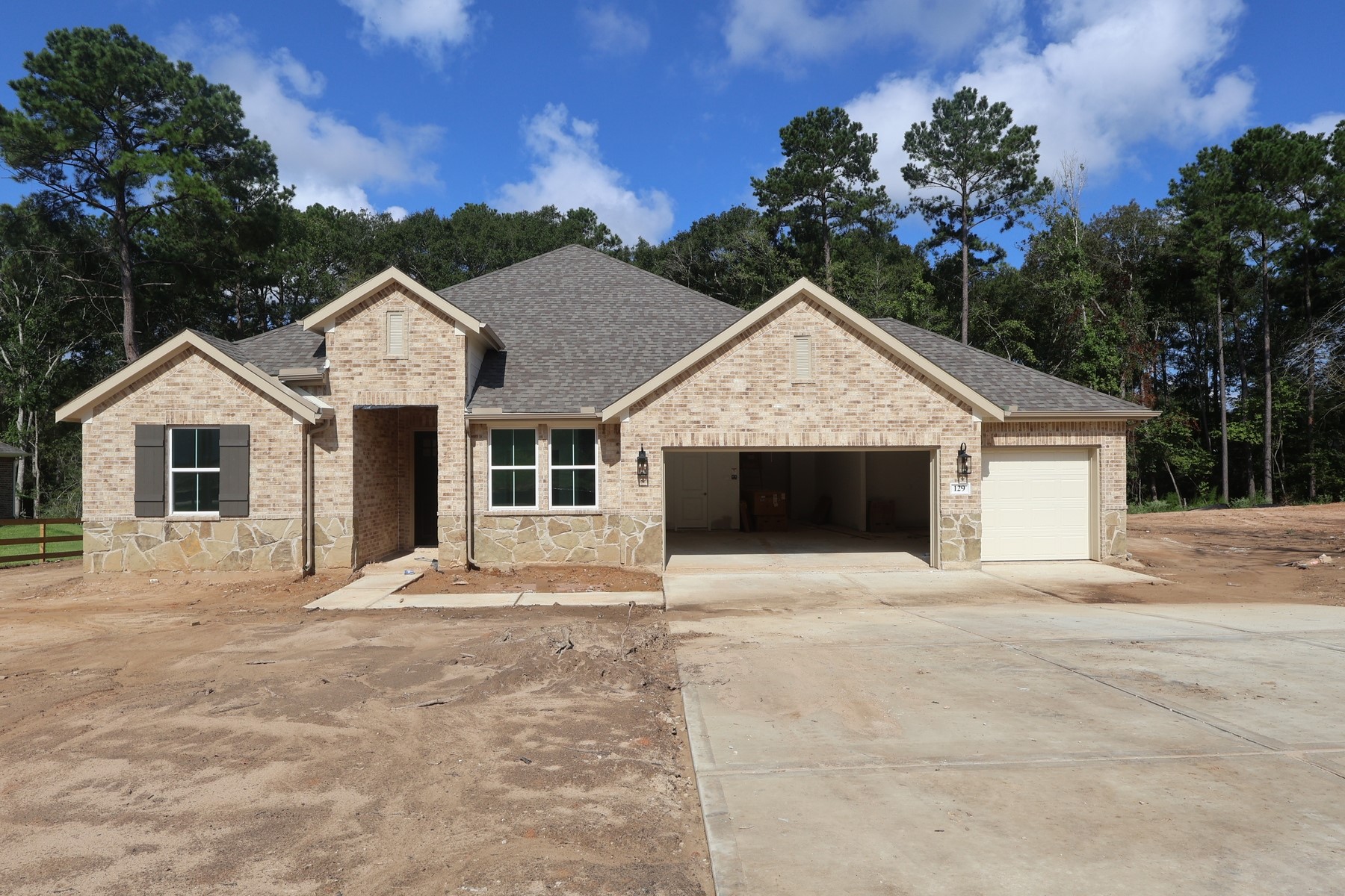 129 Roebuck Lane Property Photo 2