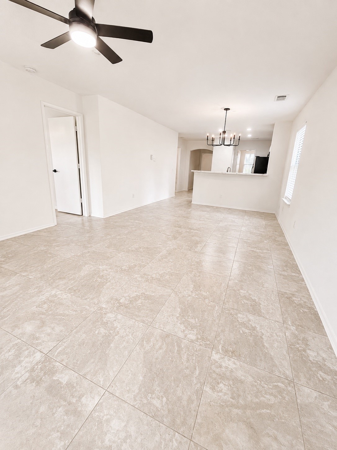 9227 Shaded Pines Drive Property Photo 5