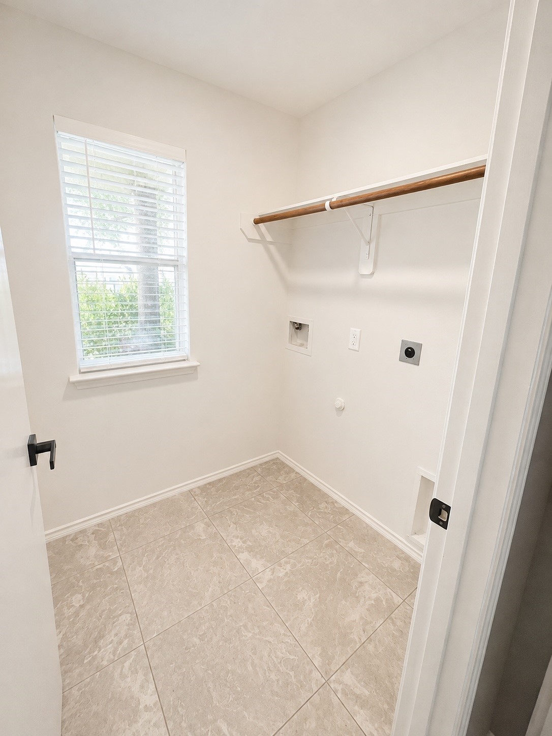 9227 Shaded Pines Drive Property Photo 7