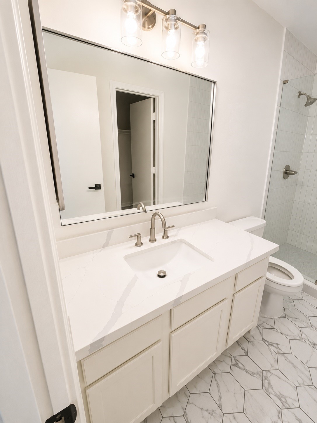 9227 Shaded Pines Drive Property Photo 12