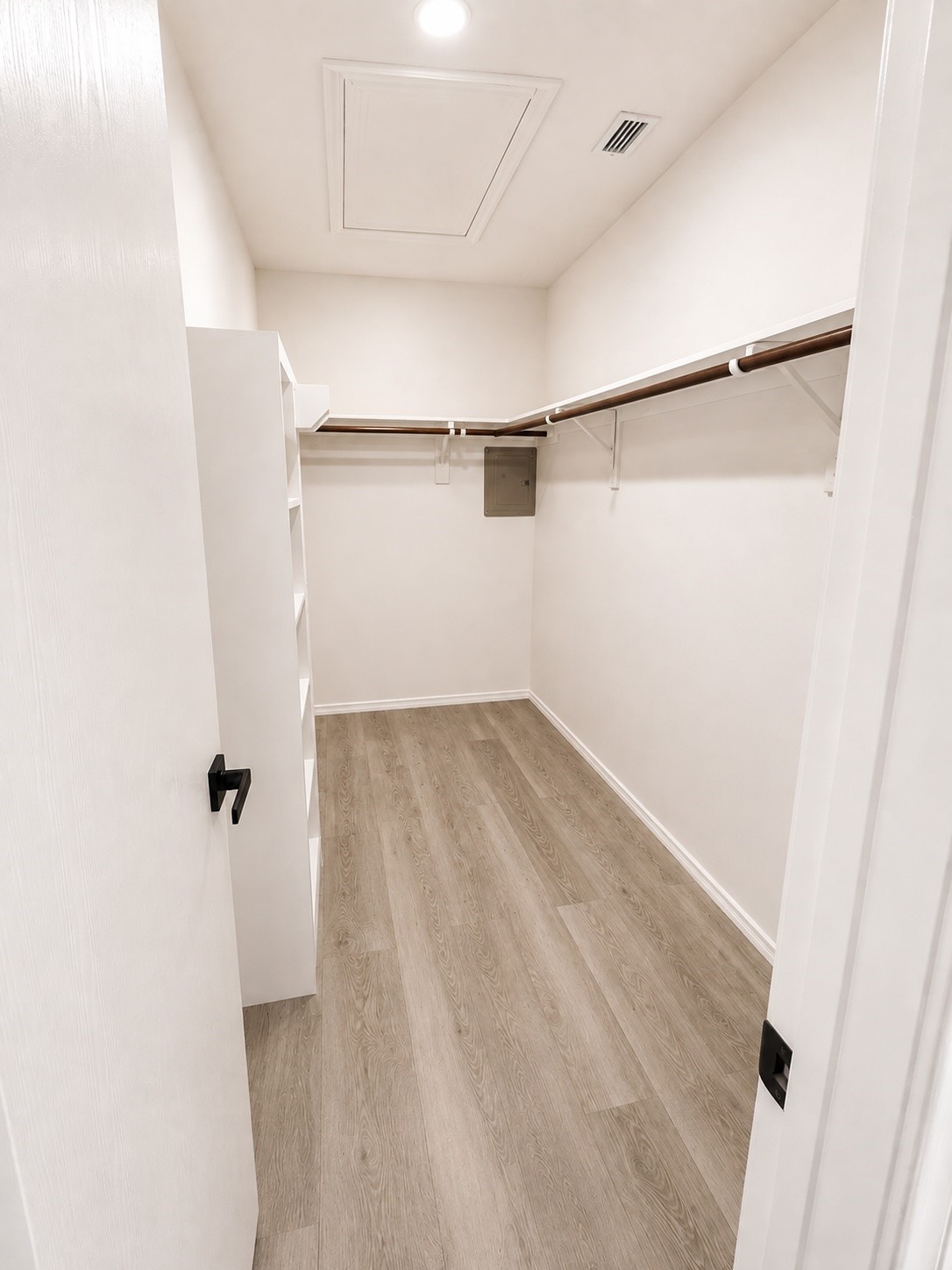 9227 Shaded Pines Drive Property Photo 13
