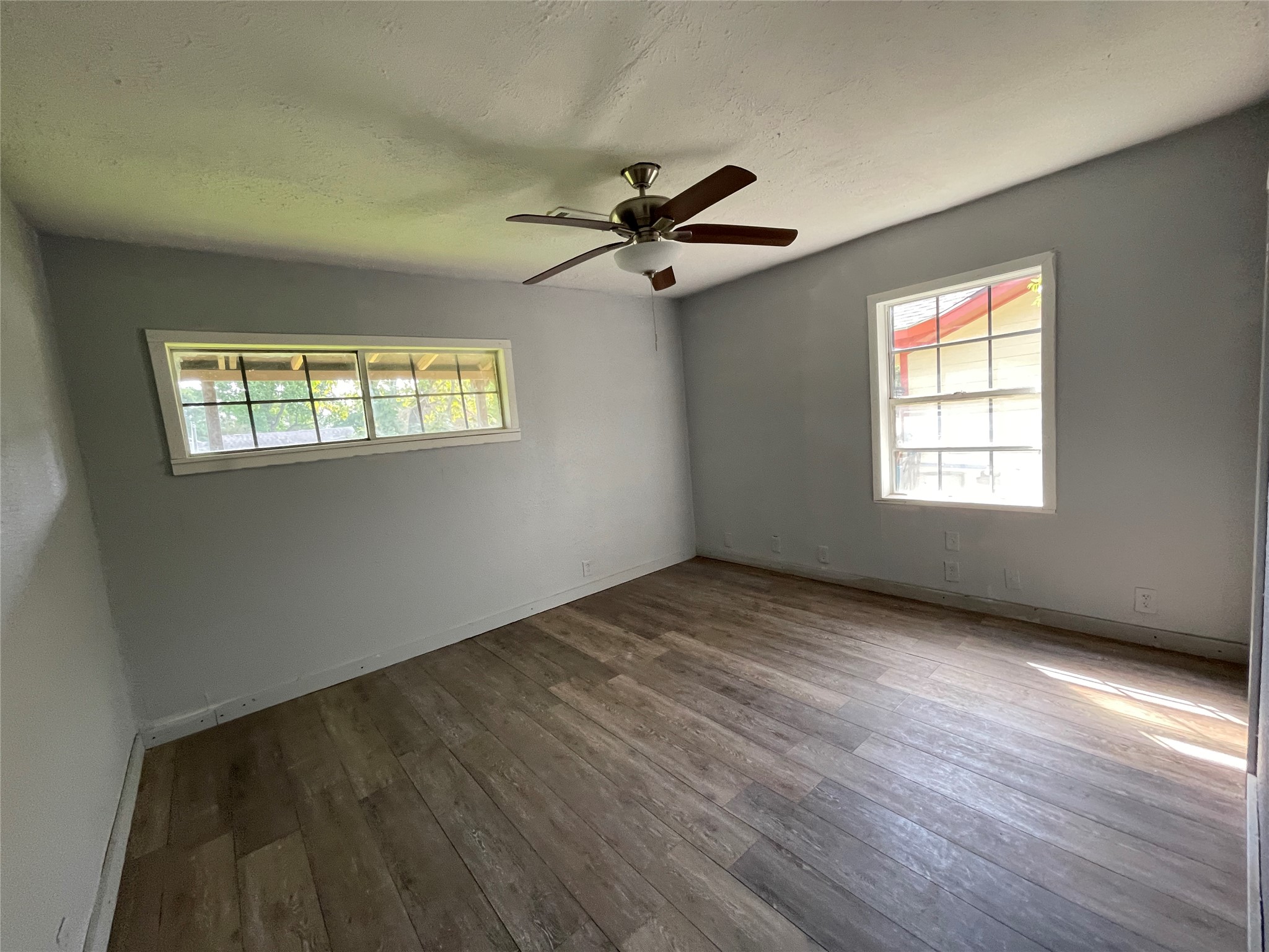 518 S Kansas Street Property Photo 7