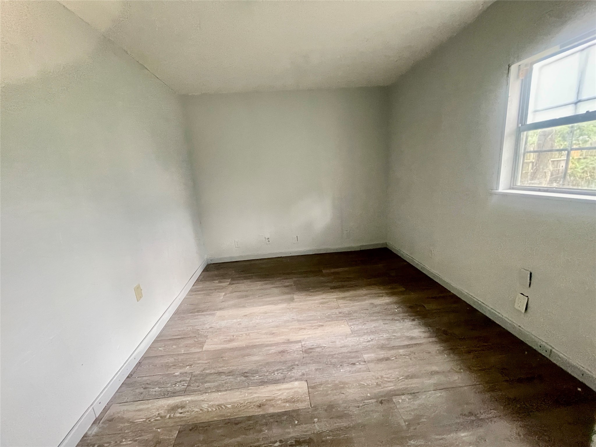 518 S Kansas Street Property Photo 13