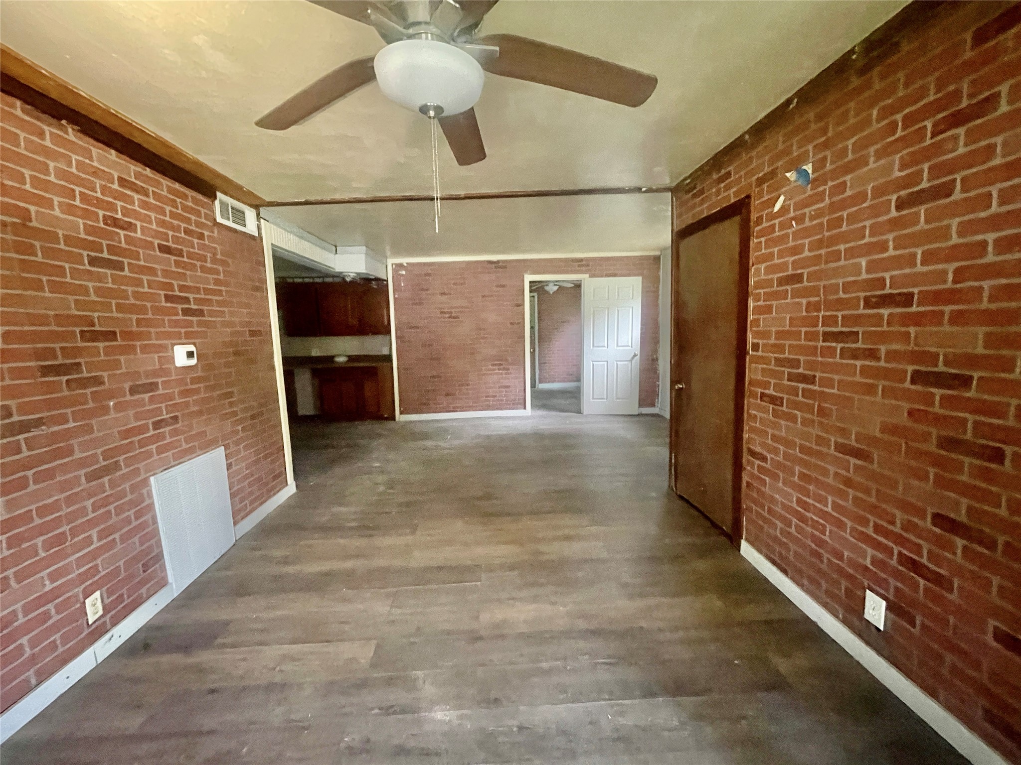 518 S Kansas Street Property Photo 14