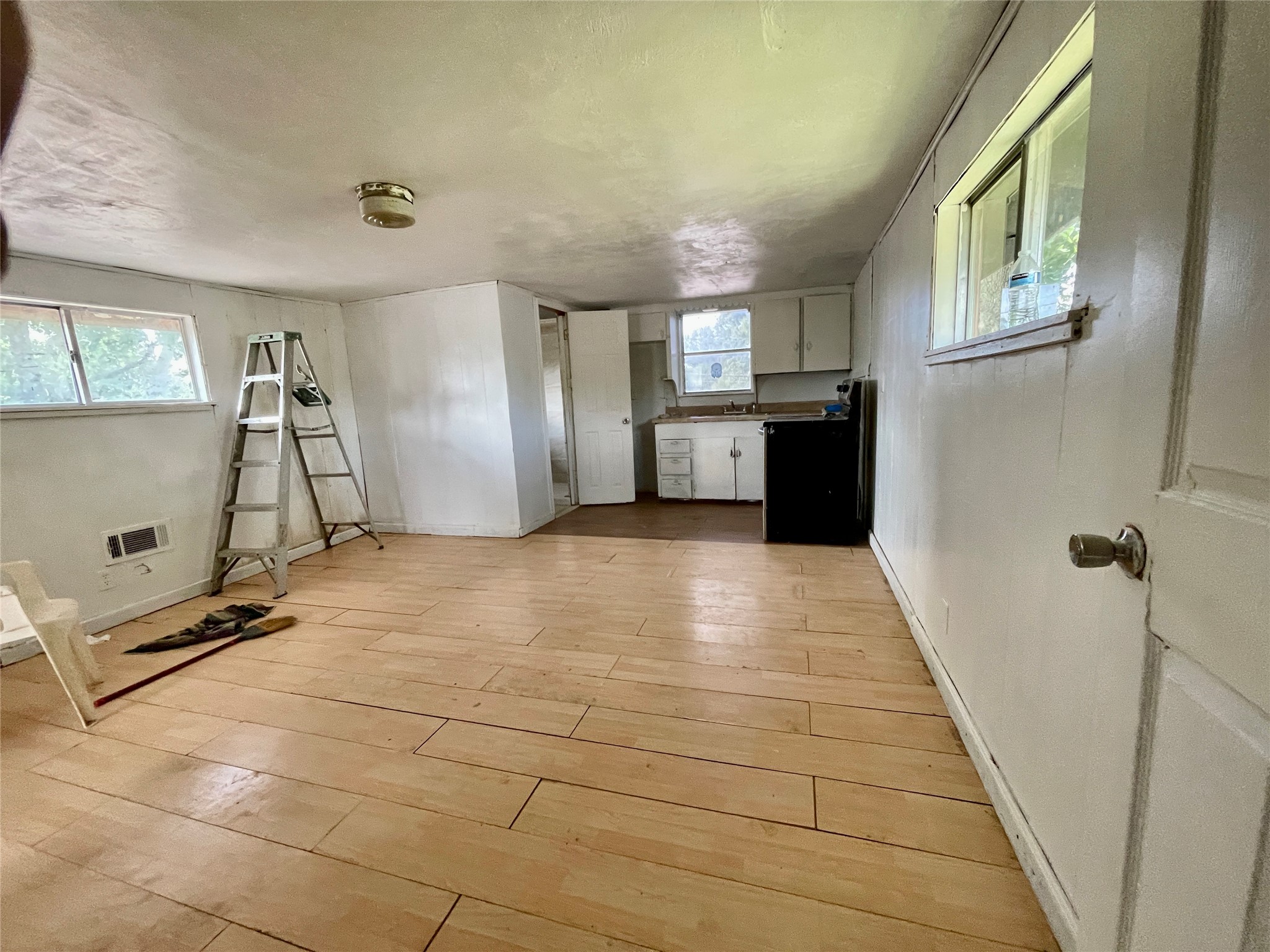 518 S Kansas Street Property Photo 16