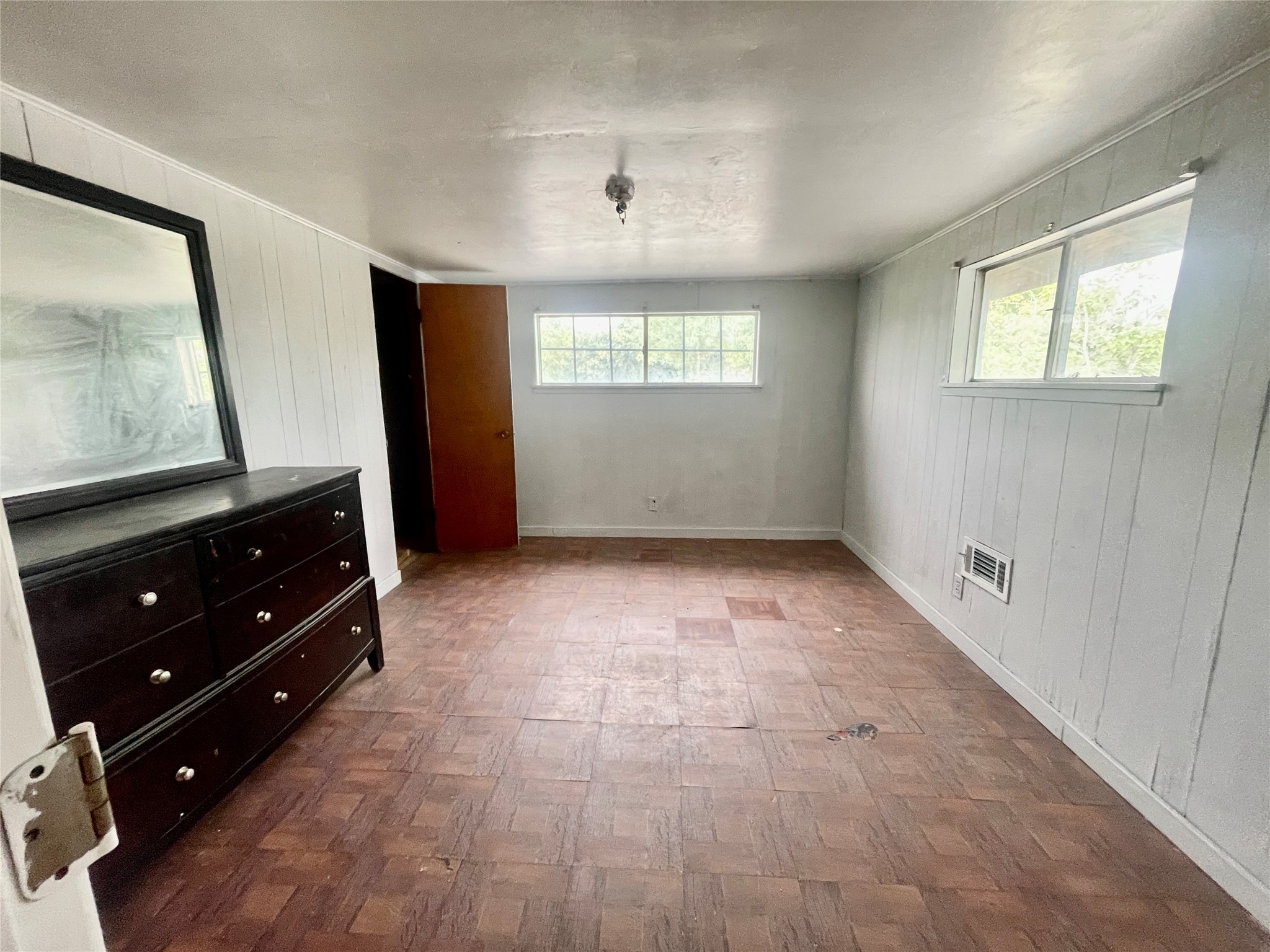 518 S Kansas Street Property Photo 19