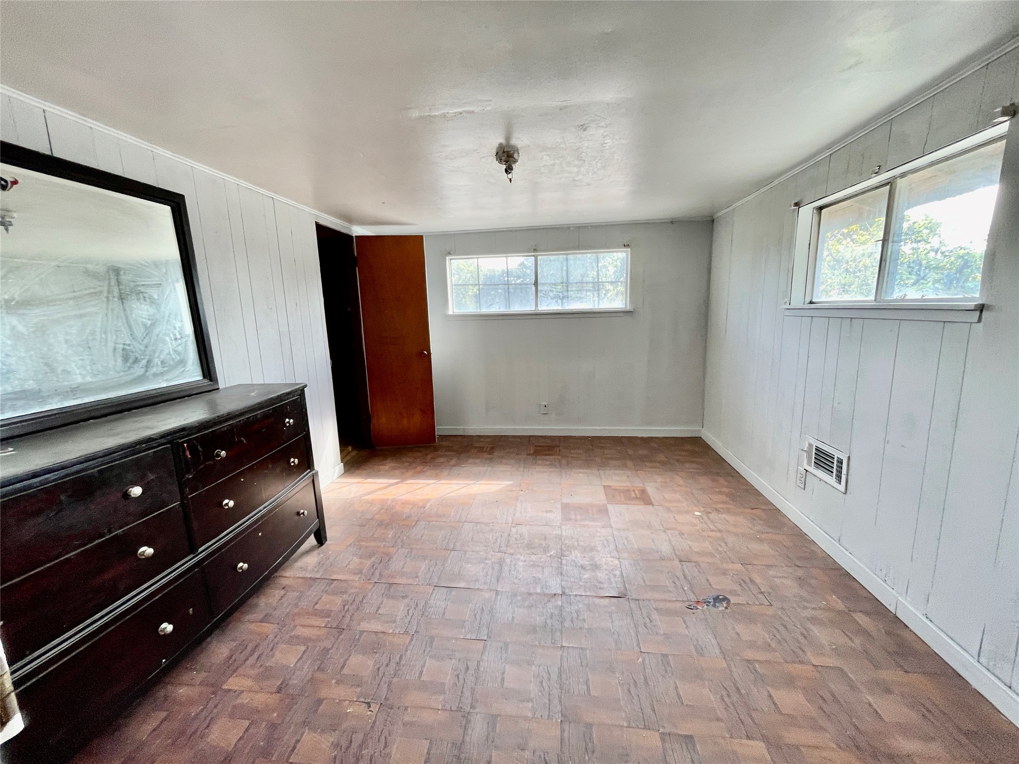 518 S Kansas Street Property Photo 20