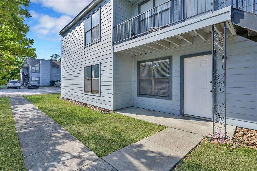 900 Holly Drive 3 Property Photo 1