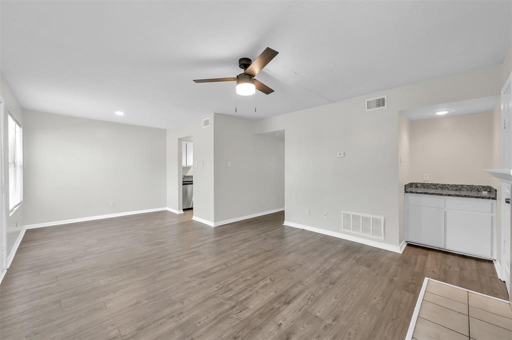 900 Holly Drive 3 Property Photo 6