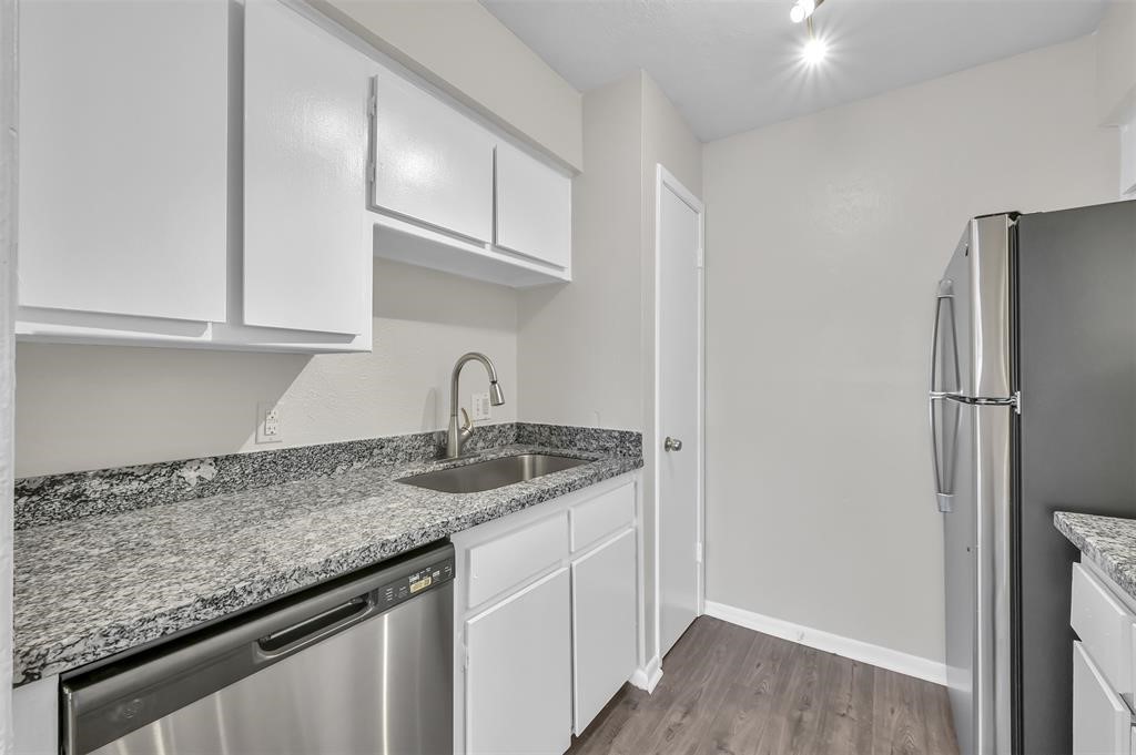 900 Holly Drive 3 Property Photo 8
