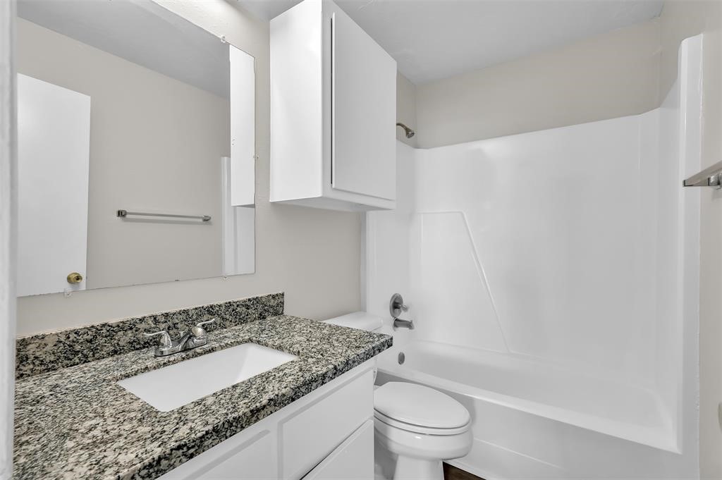 900 Holly Drive 3 Property Photo 14