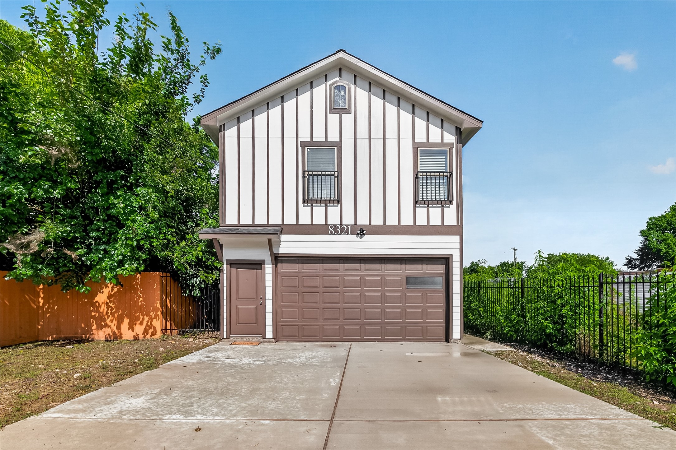 8321 Coma Street Property Photo 2