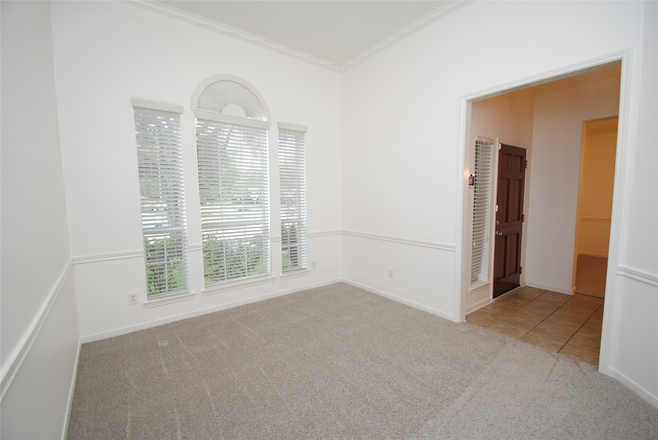 6123 Baron Hill Lane Property Photo 8