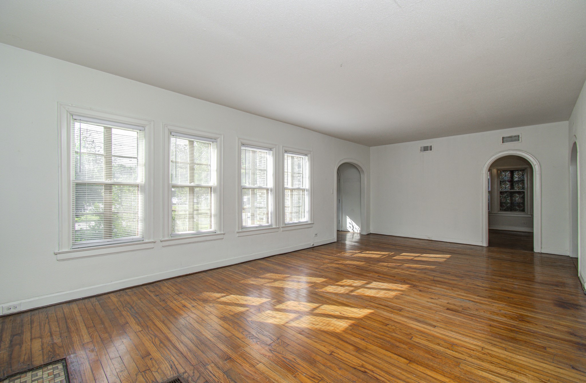 4802 La Branch Street Property Photo 11