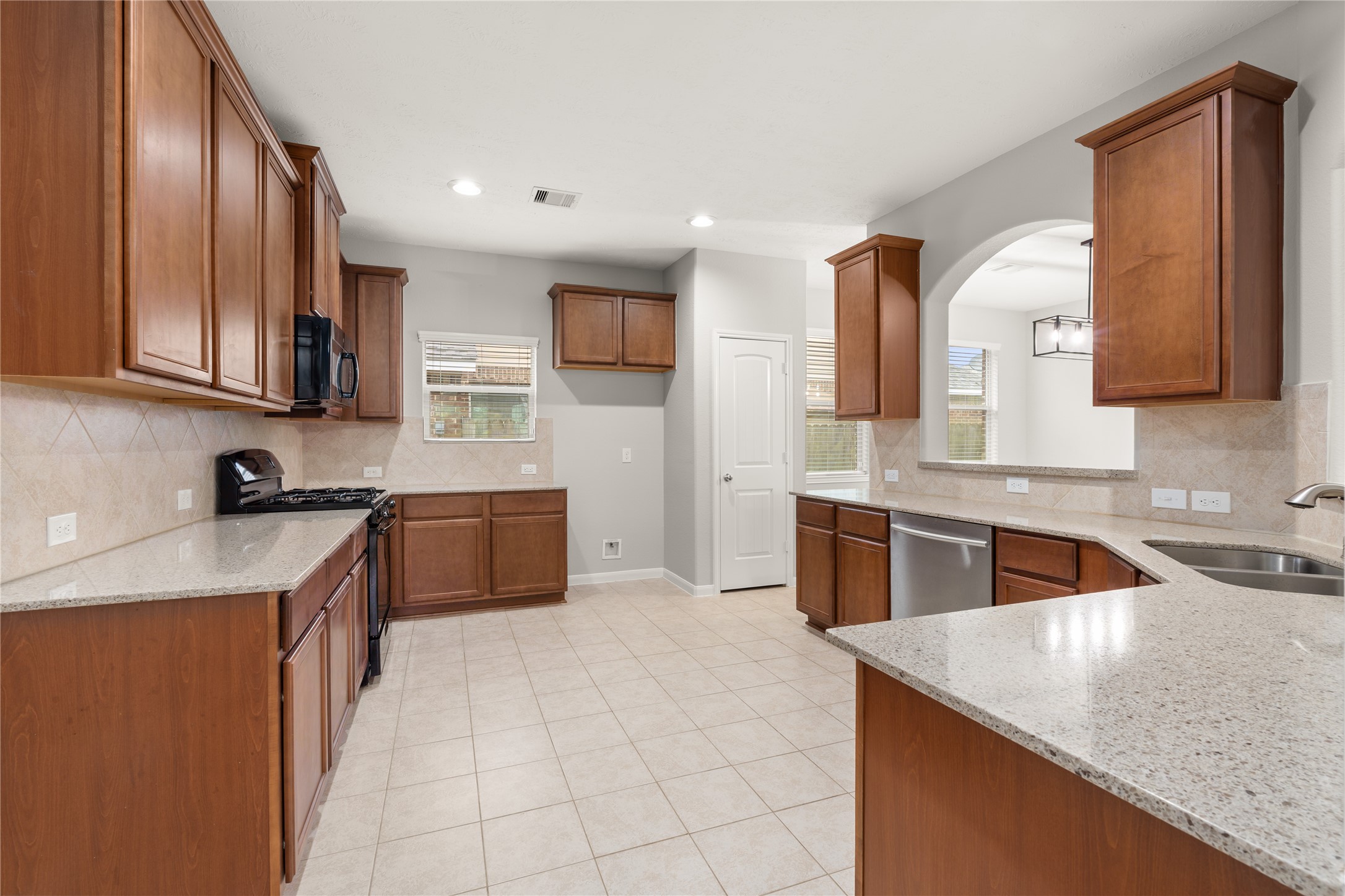 13602 Kodiak Brown Bear Street Property Photo 14