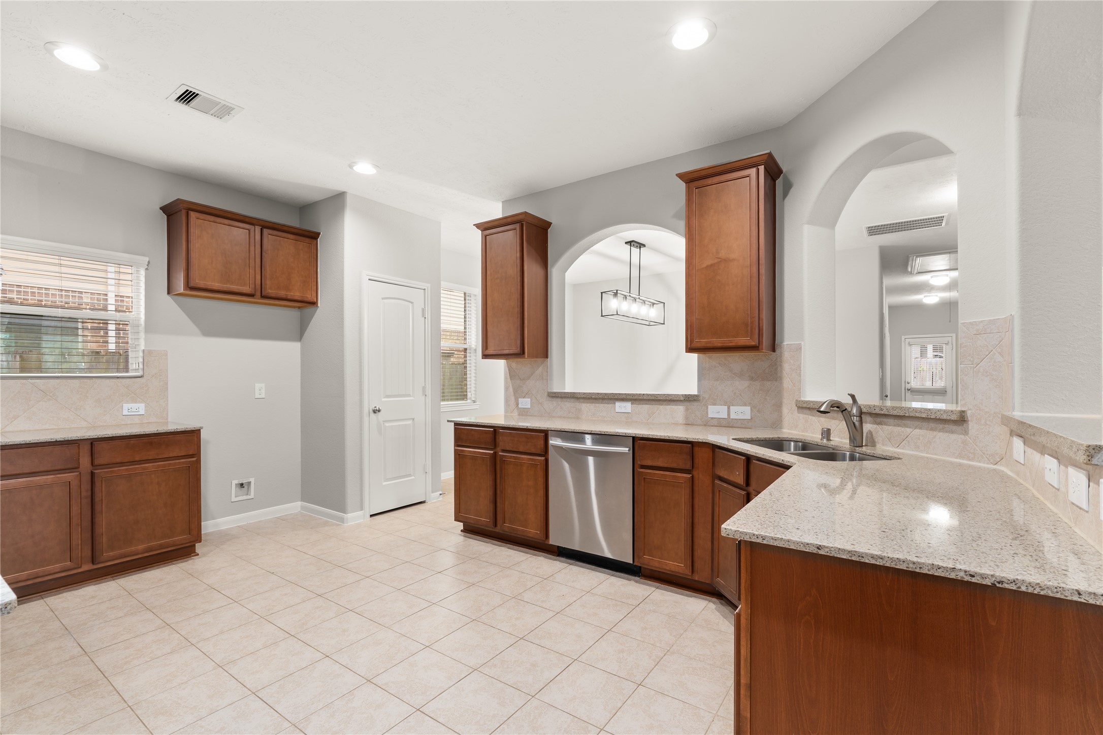 13602 Kodiak Brown Bear Street Property Photo 15