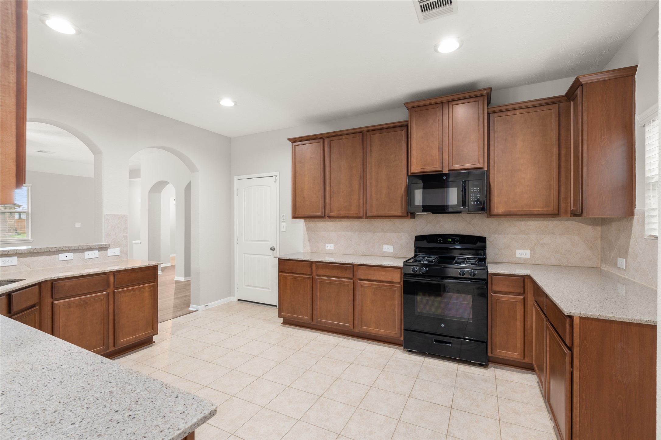 13602 Kodiak Brown Bear Street Property Photo 16