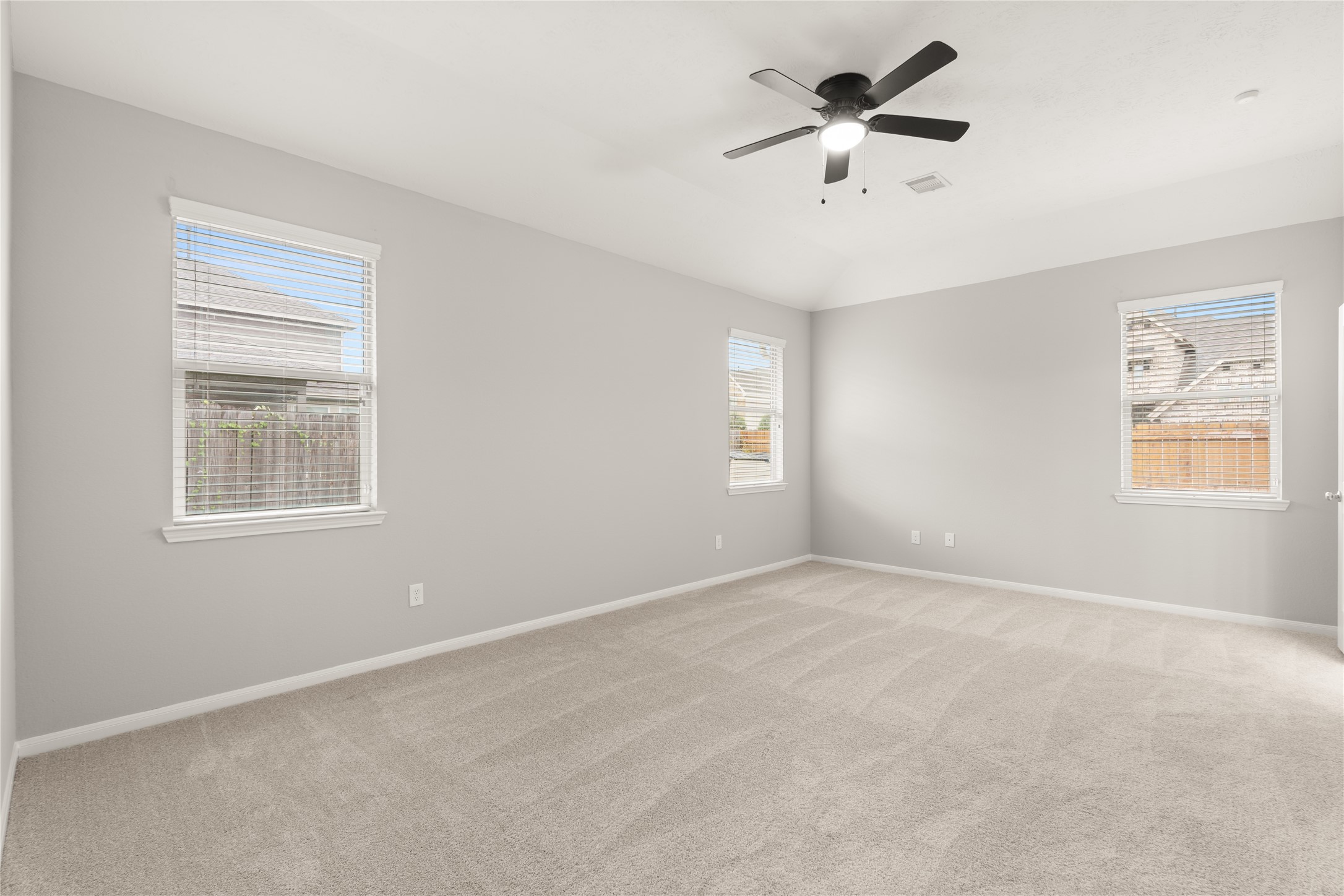 13602 Kodiak Brown Bear Street Property Photo 21