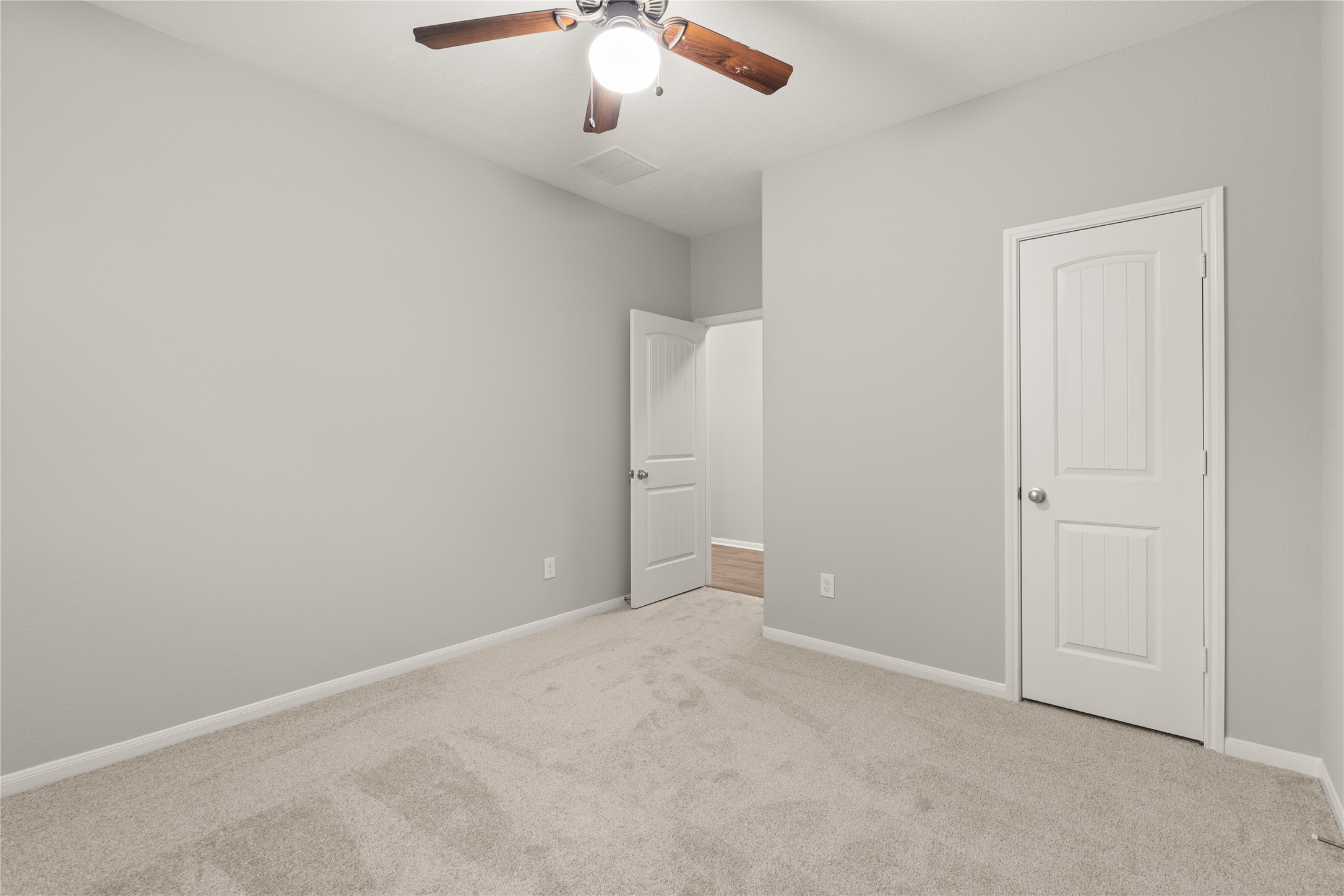 13602 Kodiak Brown Bear Street Property Photo 31