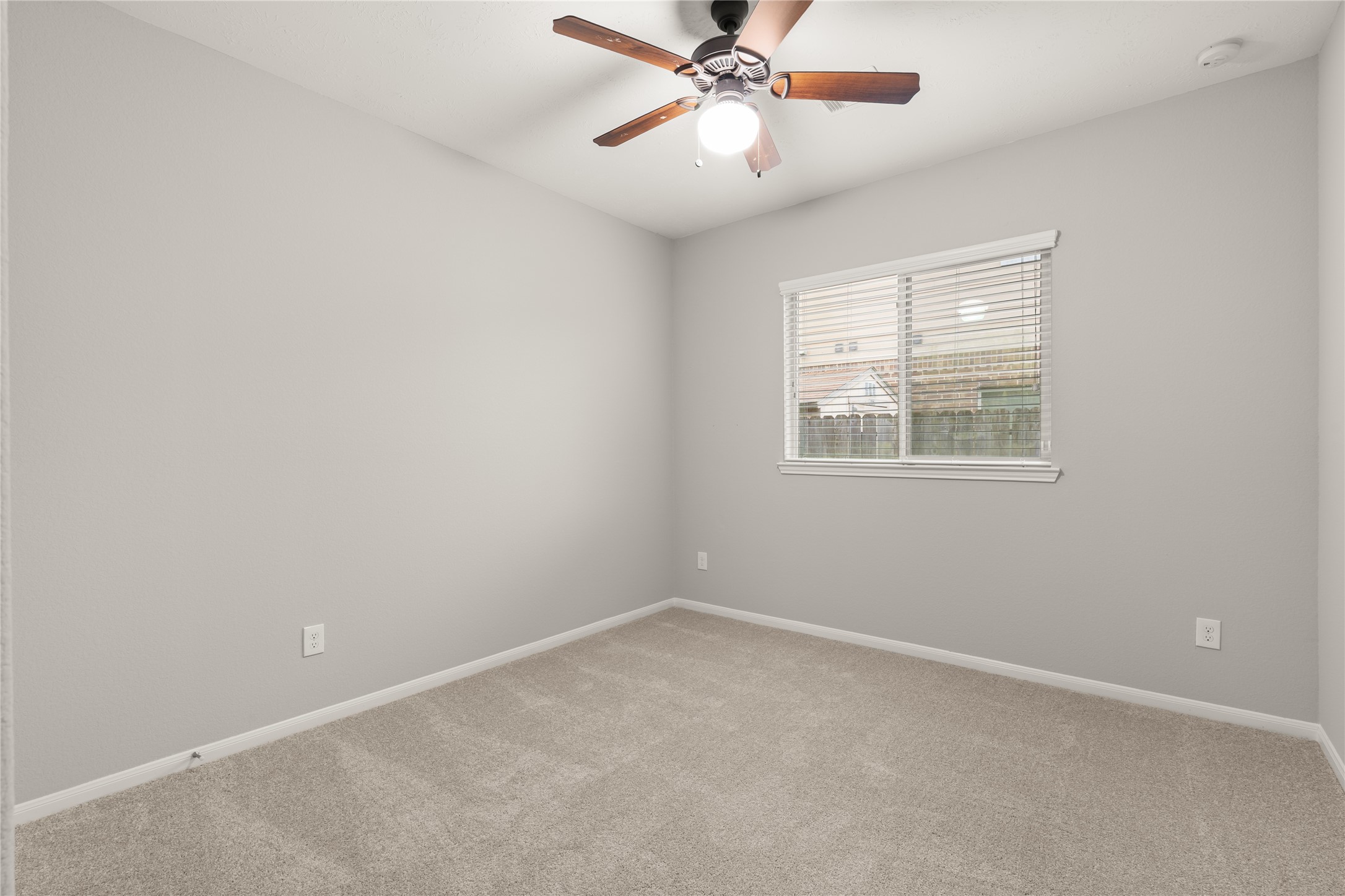 13602 Kodiak Brown Bear Street Property Photo 32