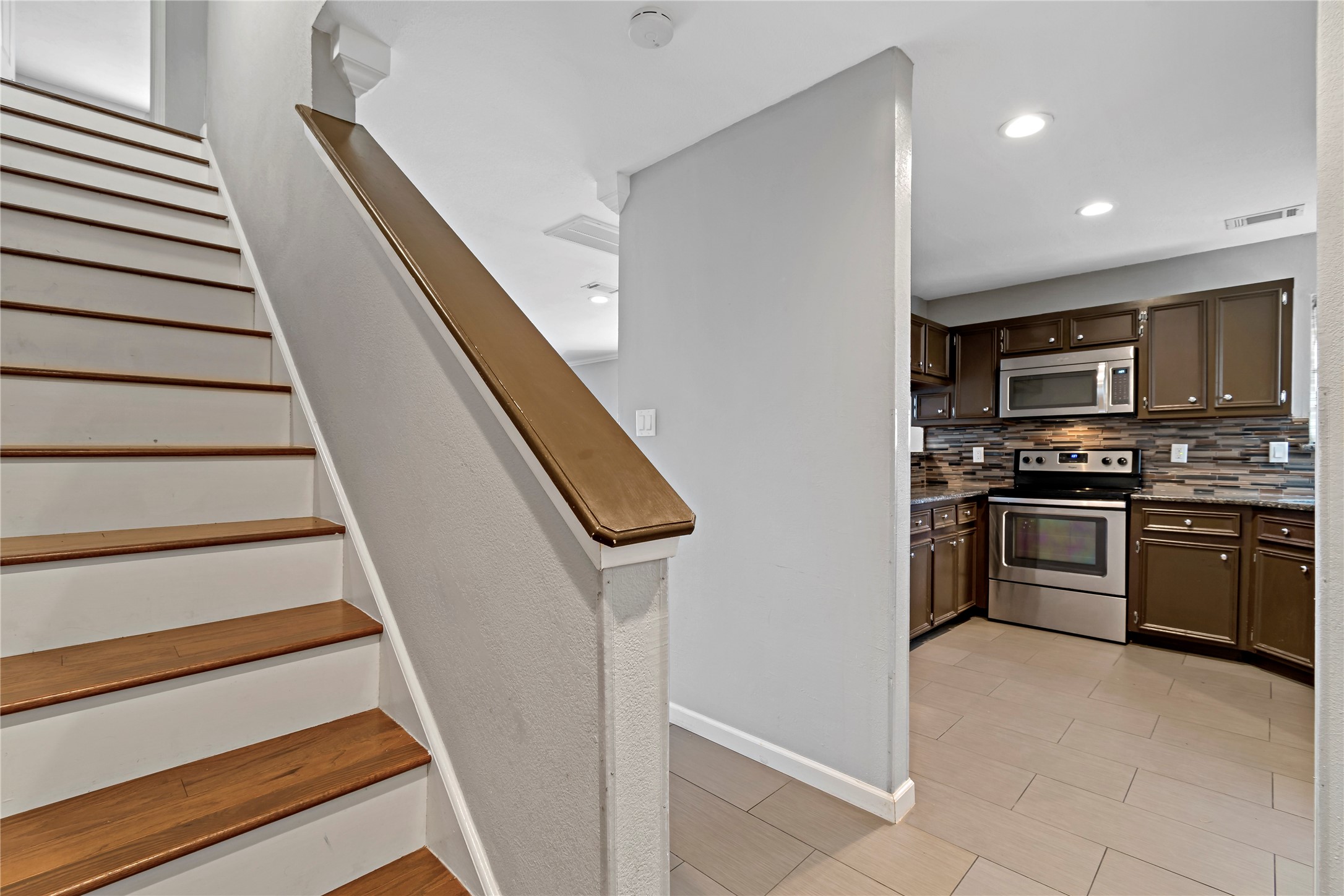 542 Birdsong Drive Property Photo 10