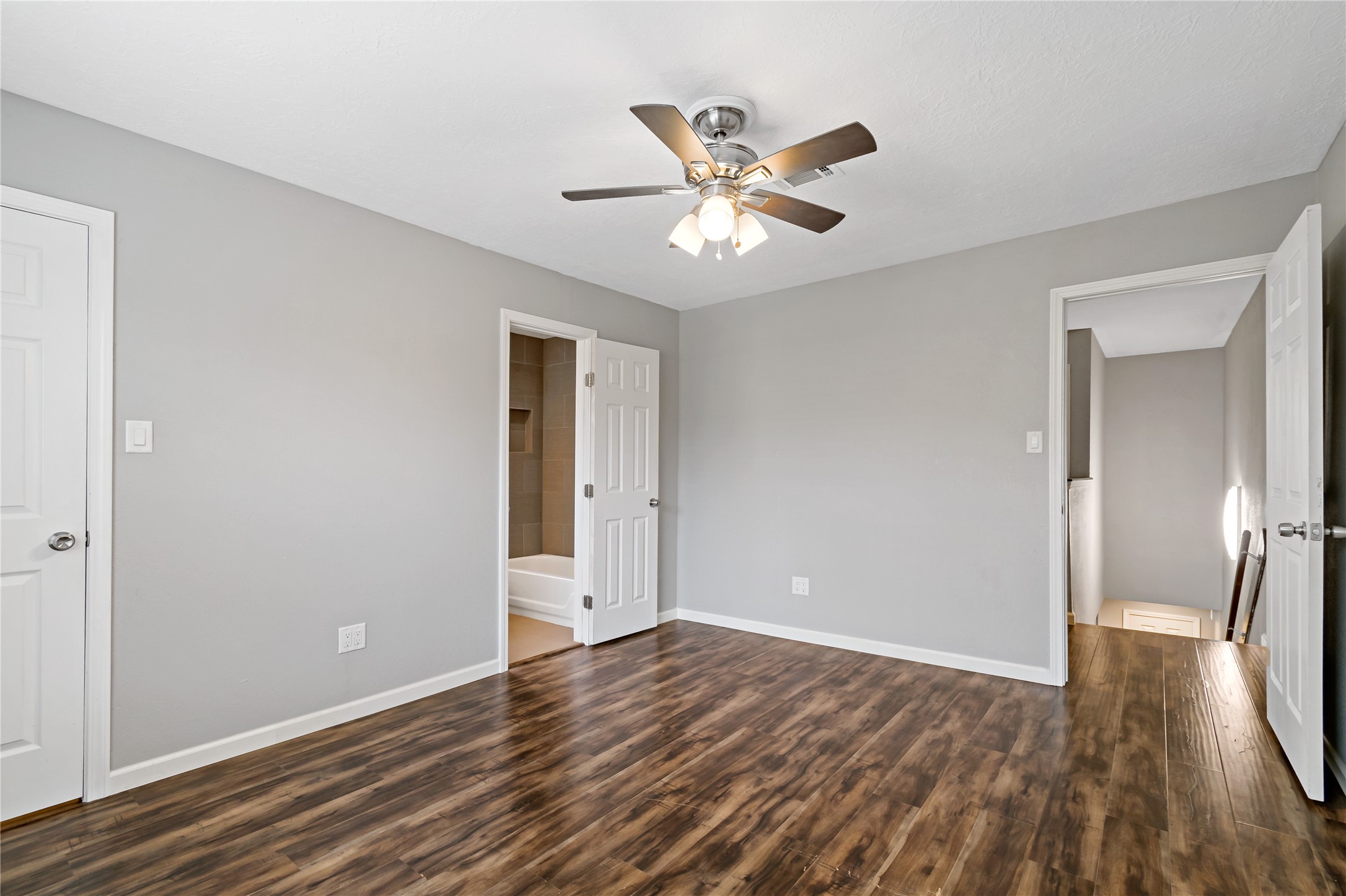 542 Birdsong Drive Property Photo 14