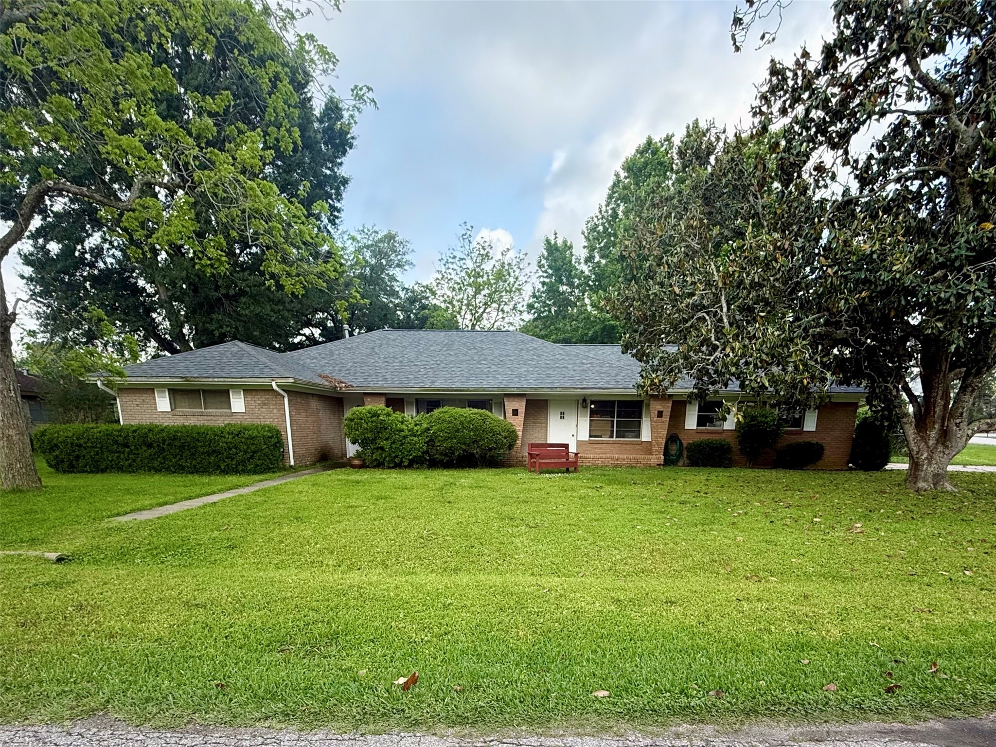 100 Irwin Property Photo 1