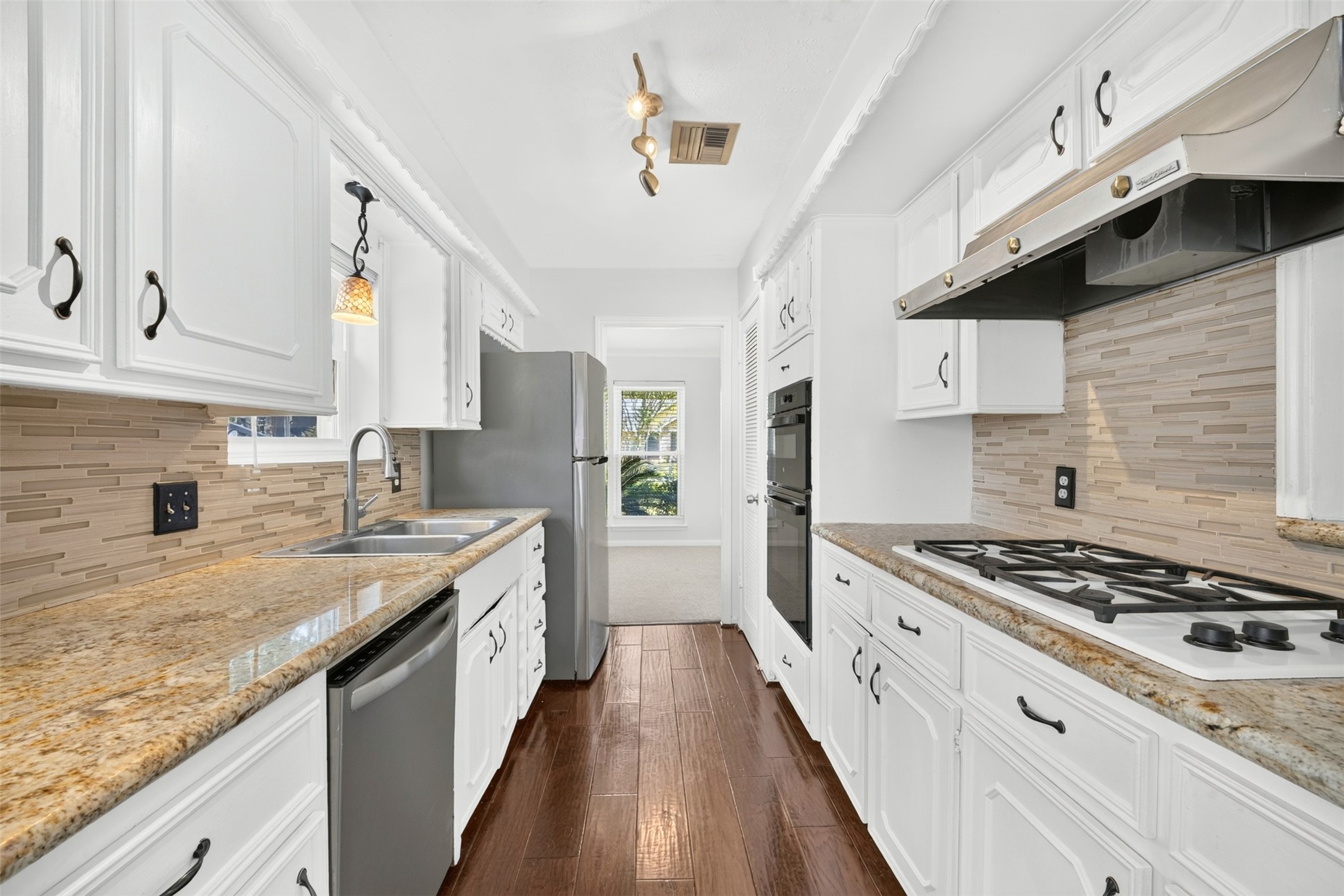 12823 Westhorpe Drive Property Photo 8