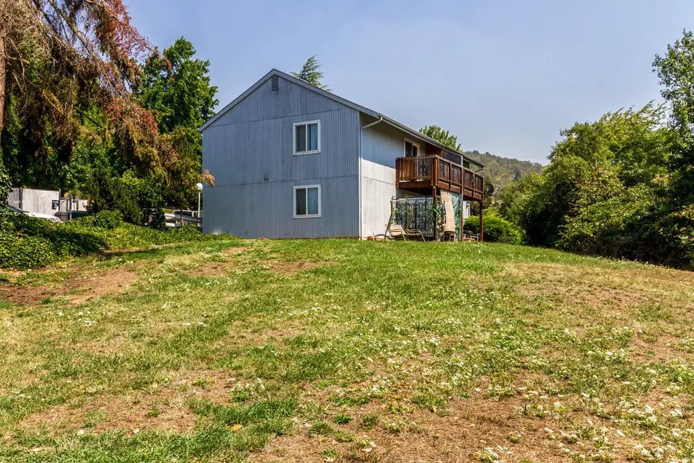 721 Se Meadowlark St Property Photo 1
