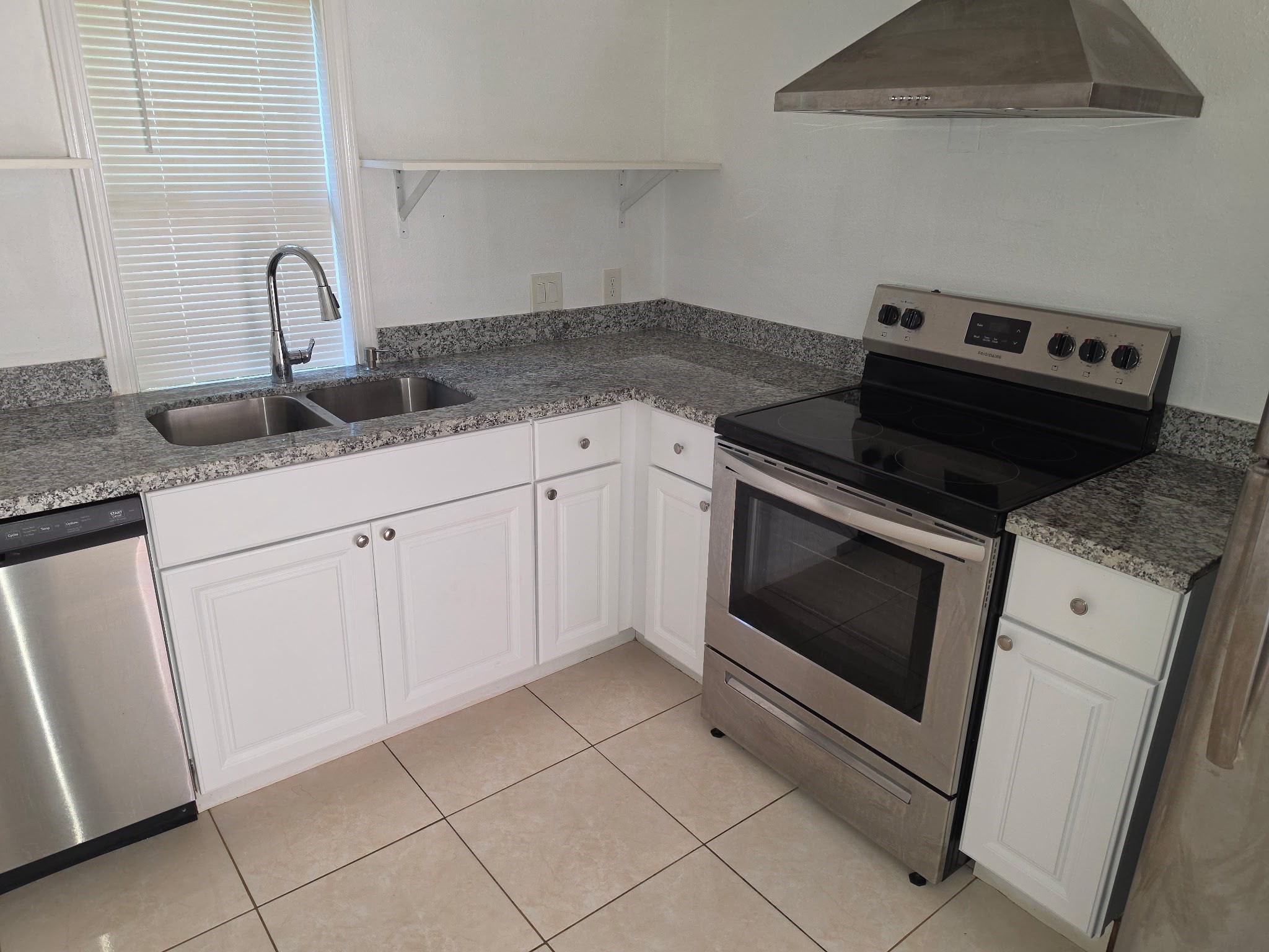 2206 Avenue M C Property Photo 3