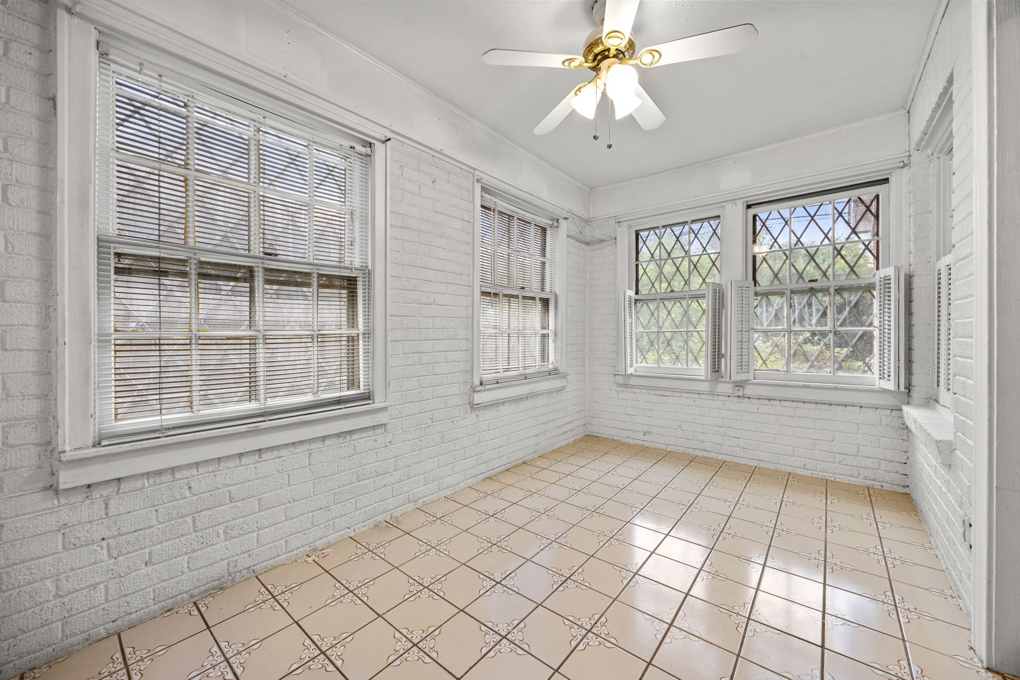 5201 Irvington Boulevard Property Photo 16