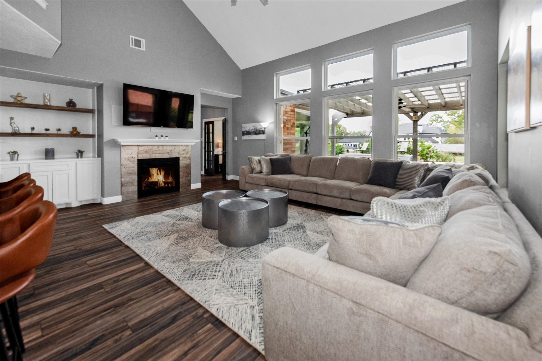 8219 Shoregrove Drive Property Photo 3