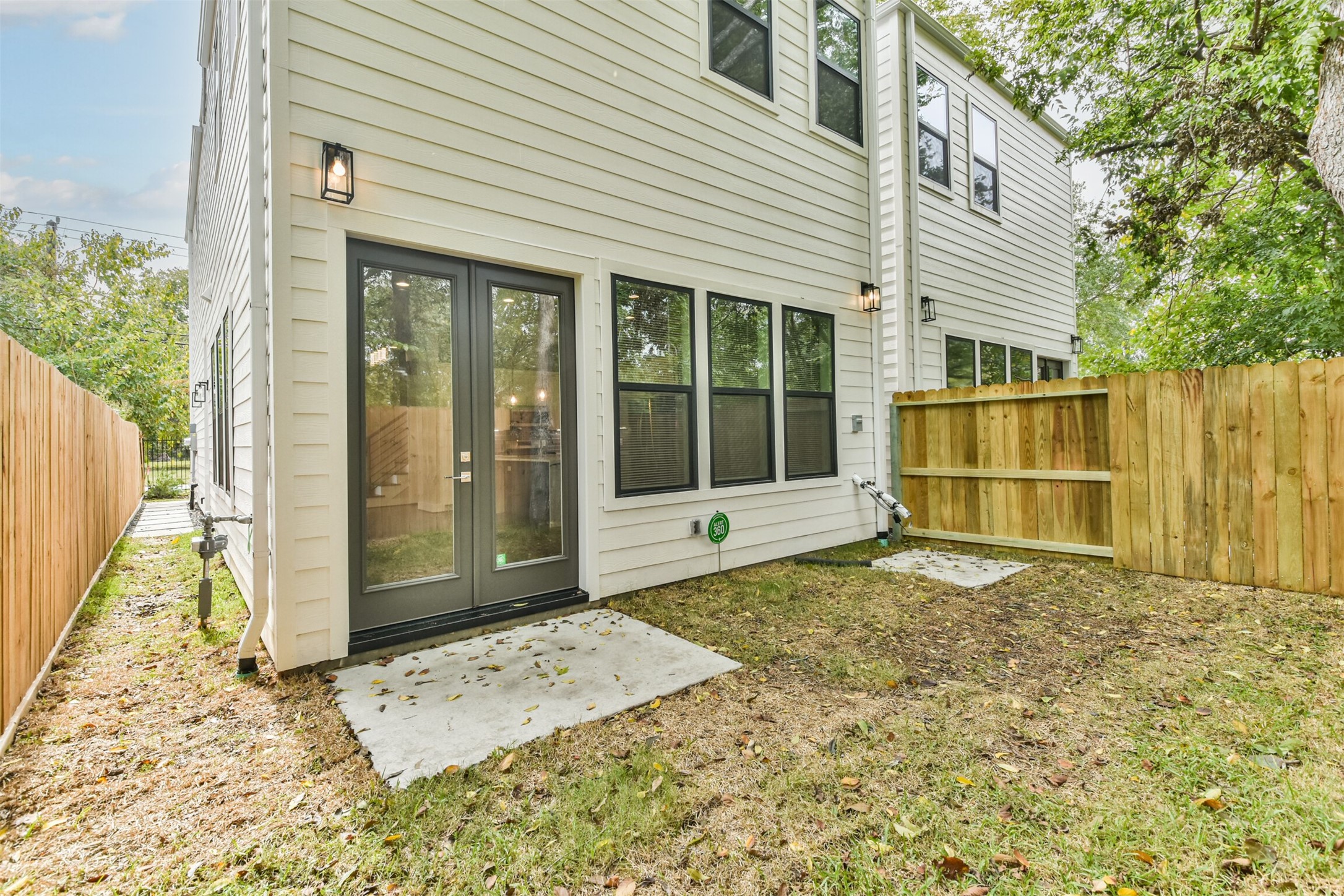 810 Mansfield Street Property Photo 9