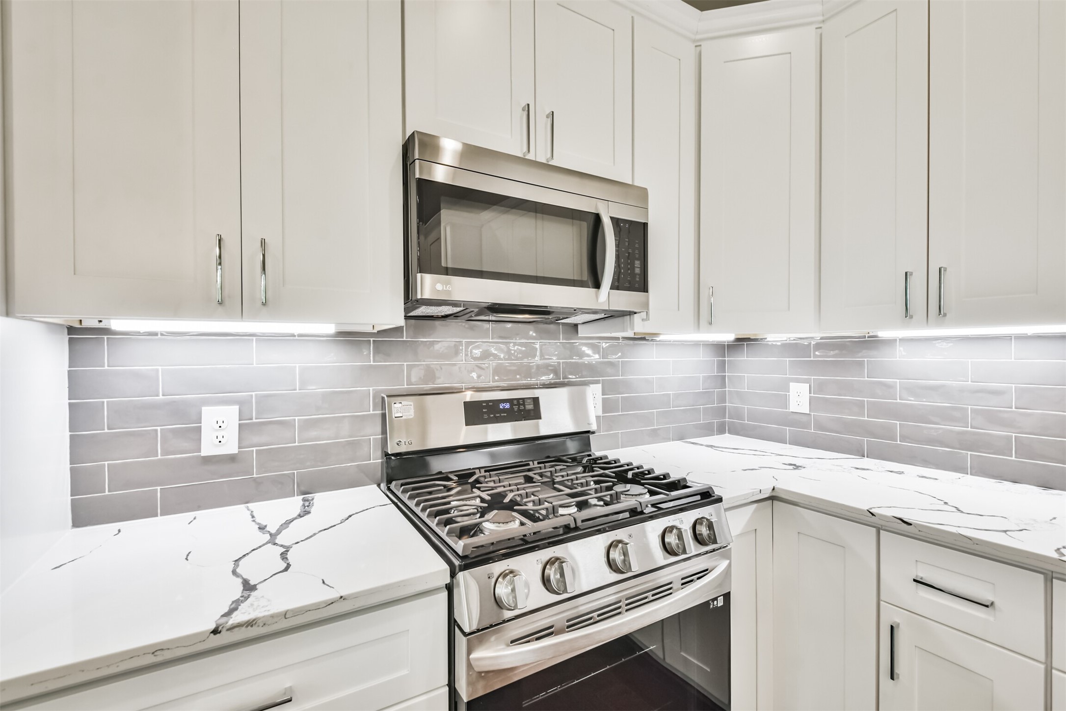810 Mansfield Street Property Photo 20