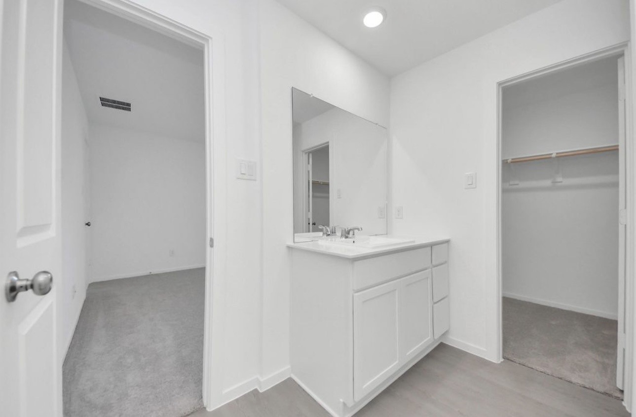 1031 Garnet Rain Circle Property Photo 13