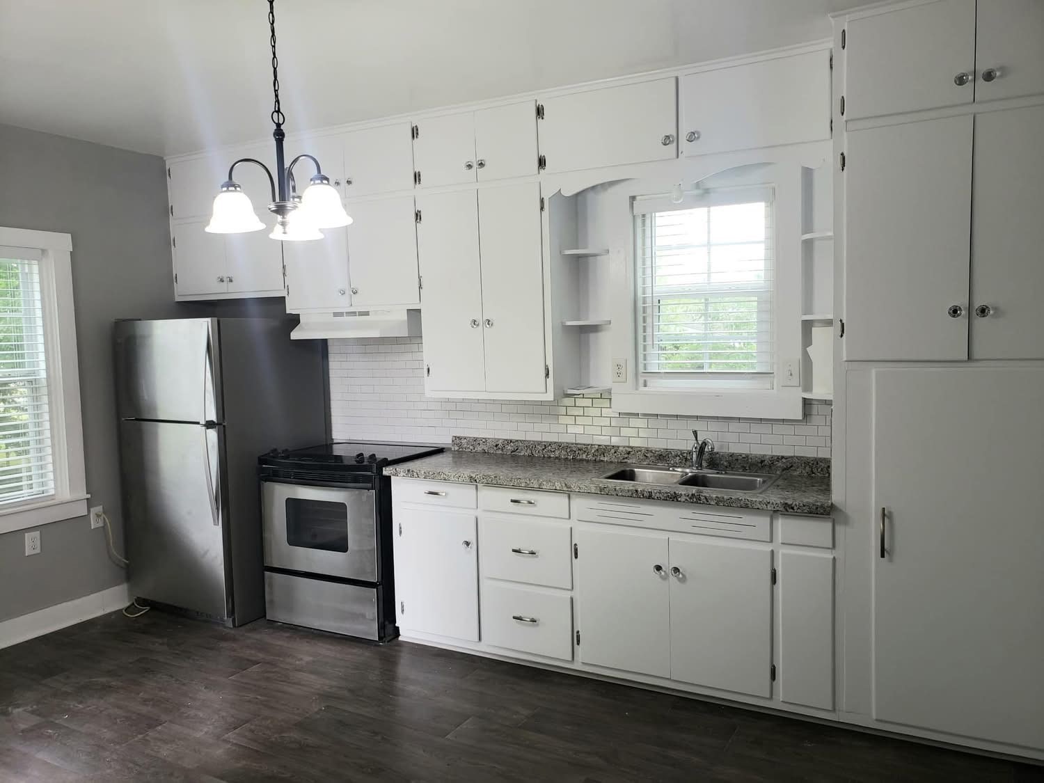 113 N Middle Street Property Photo 3