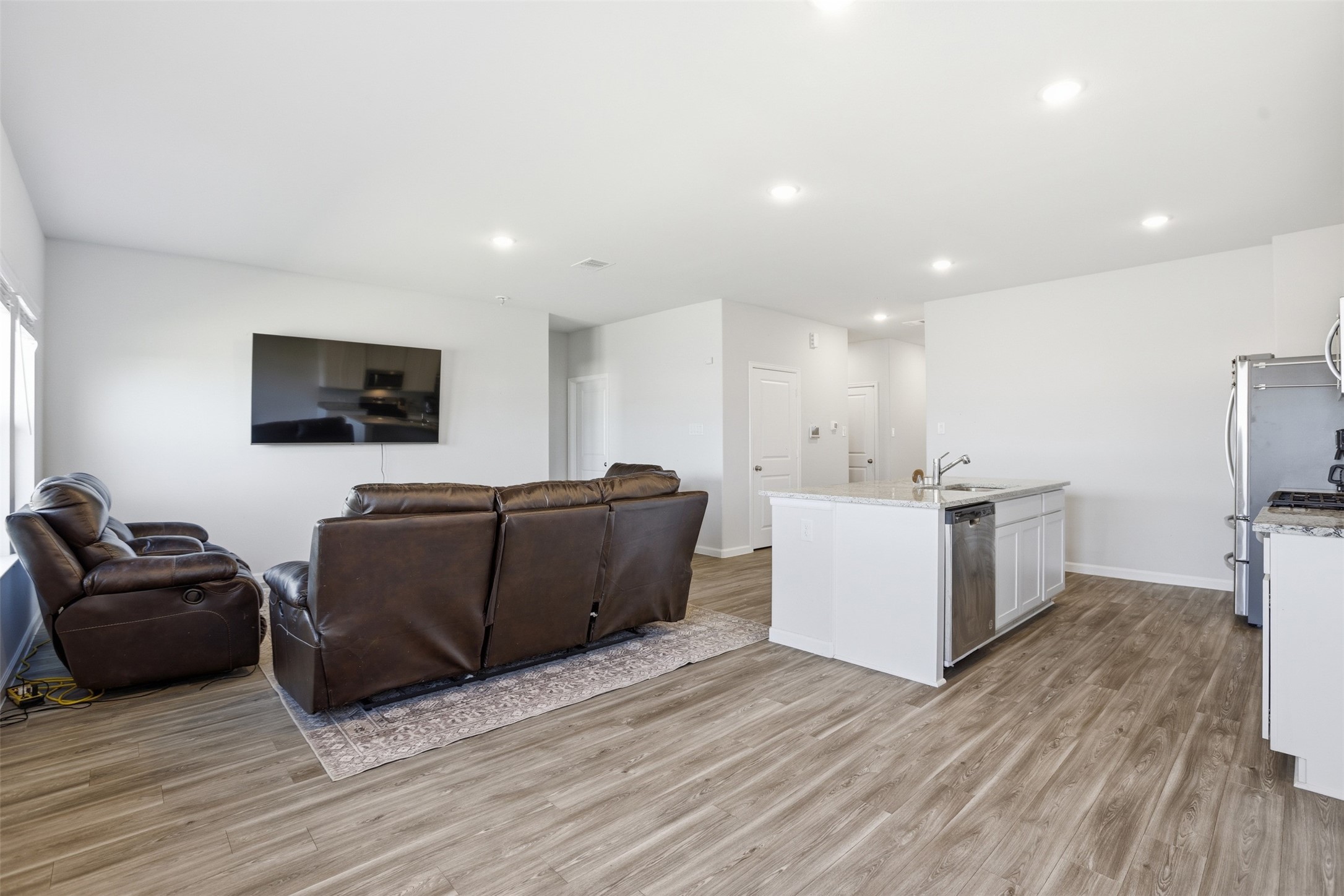 814 Brookside Drive Property Photo 4