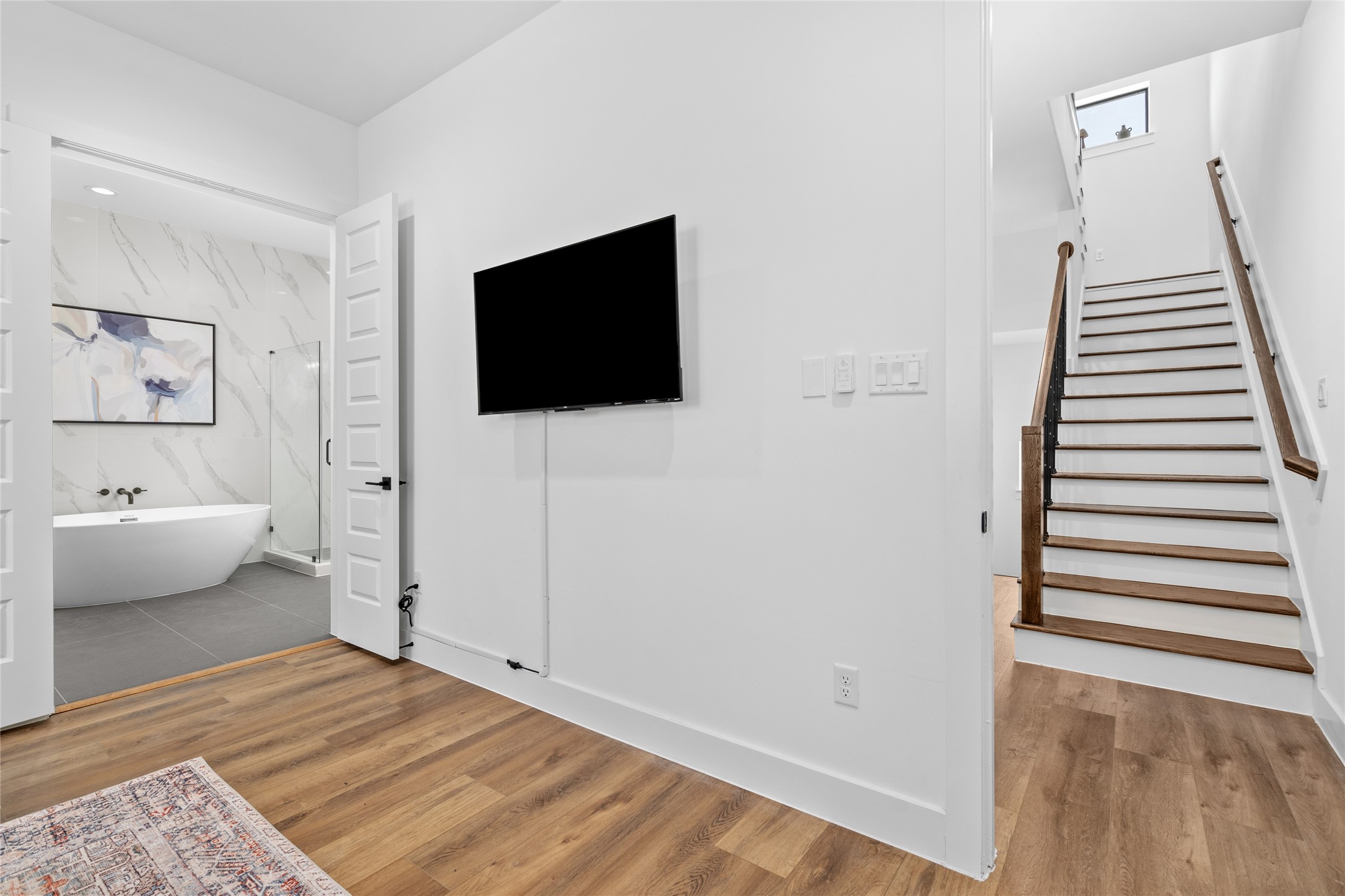 1303 E 27th Street B Property Photo 33