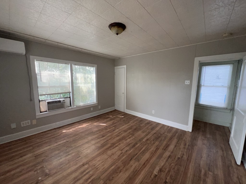 1552 Lombardy Street 4 Property Photo 4