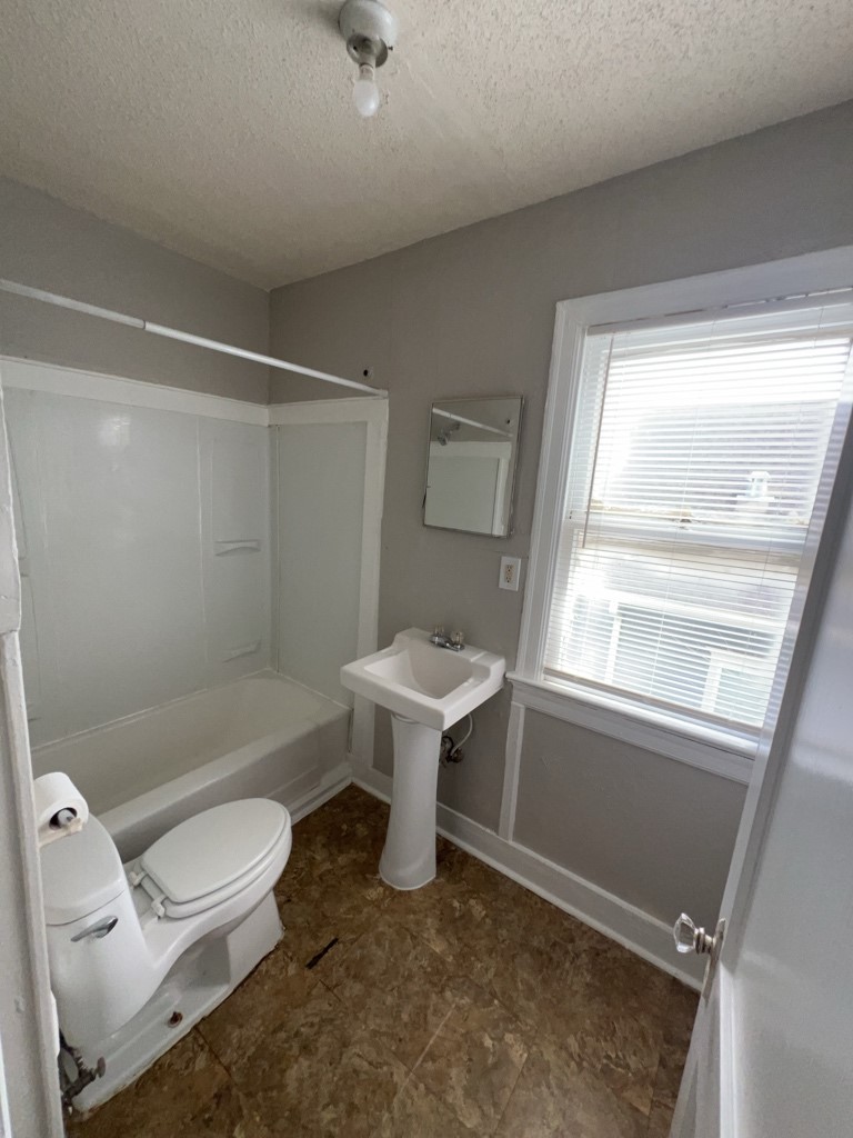 1552 Lombardy Street 4 Property Photo 9